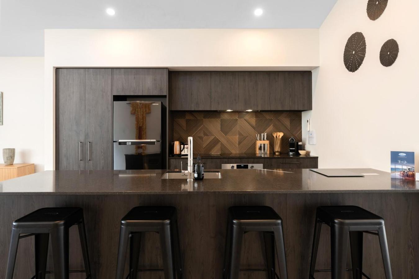 Three-Bedroom House photo 2