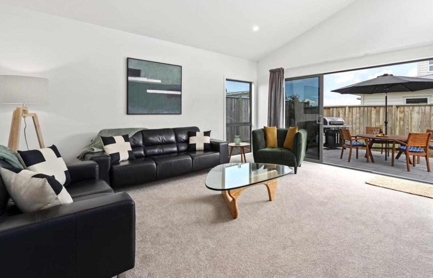 Three-Bedroom House photo 1