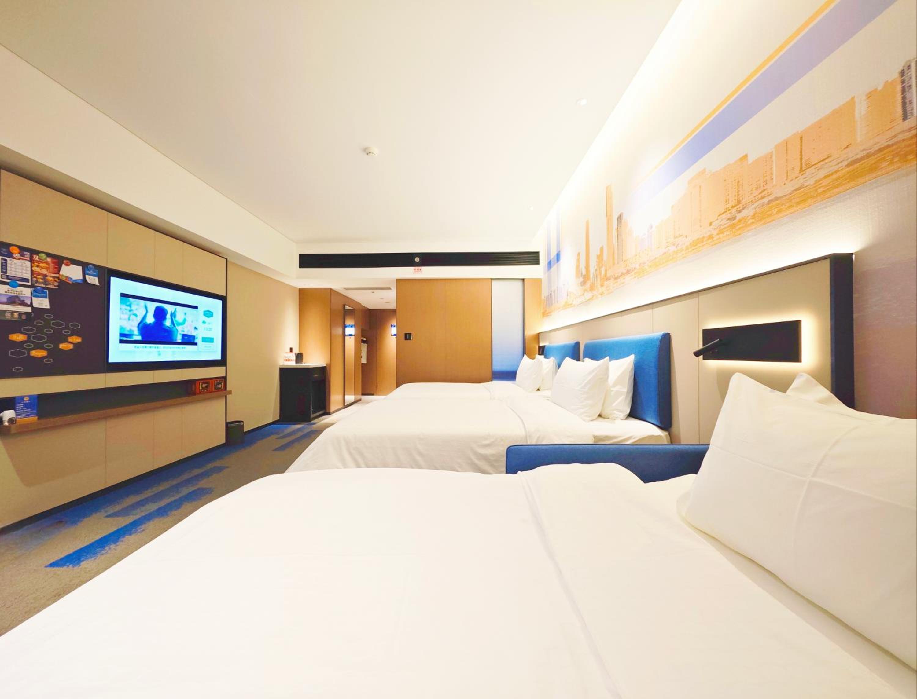 Deluxe Triple Room photo 2