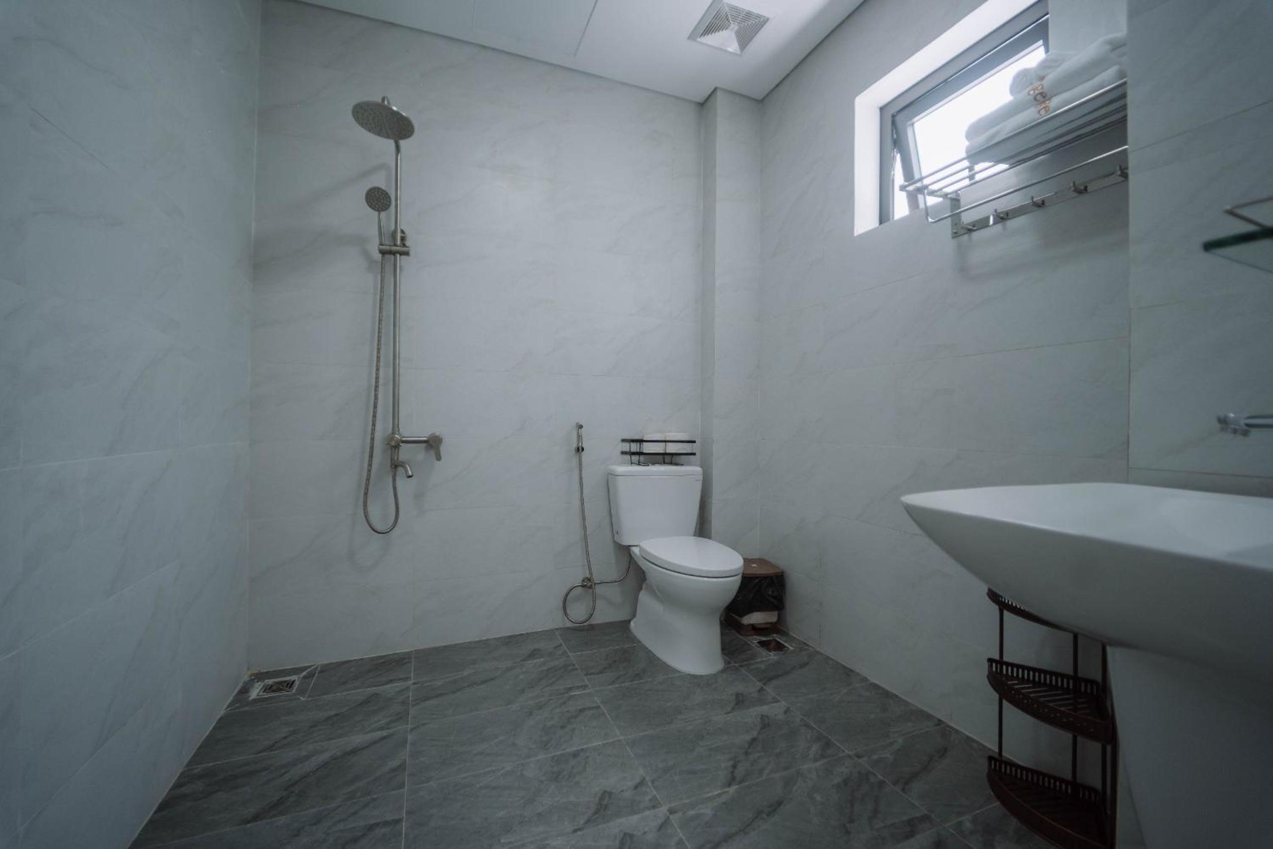 Double Room - Photo 7