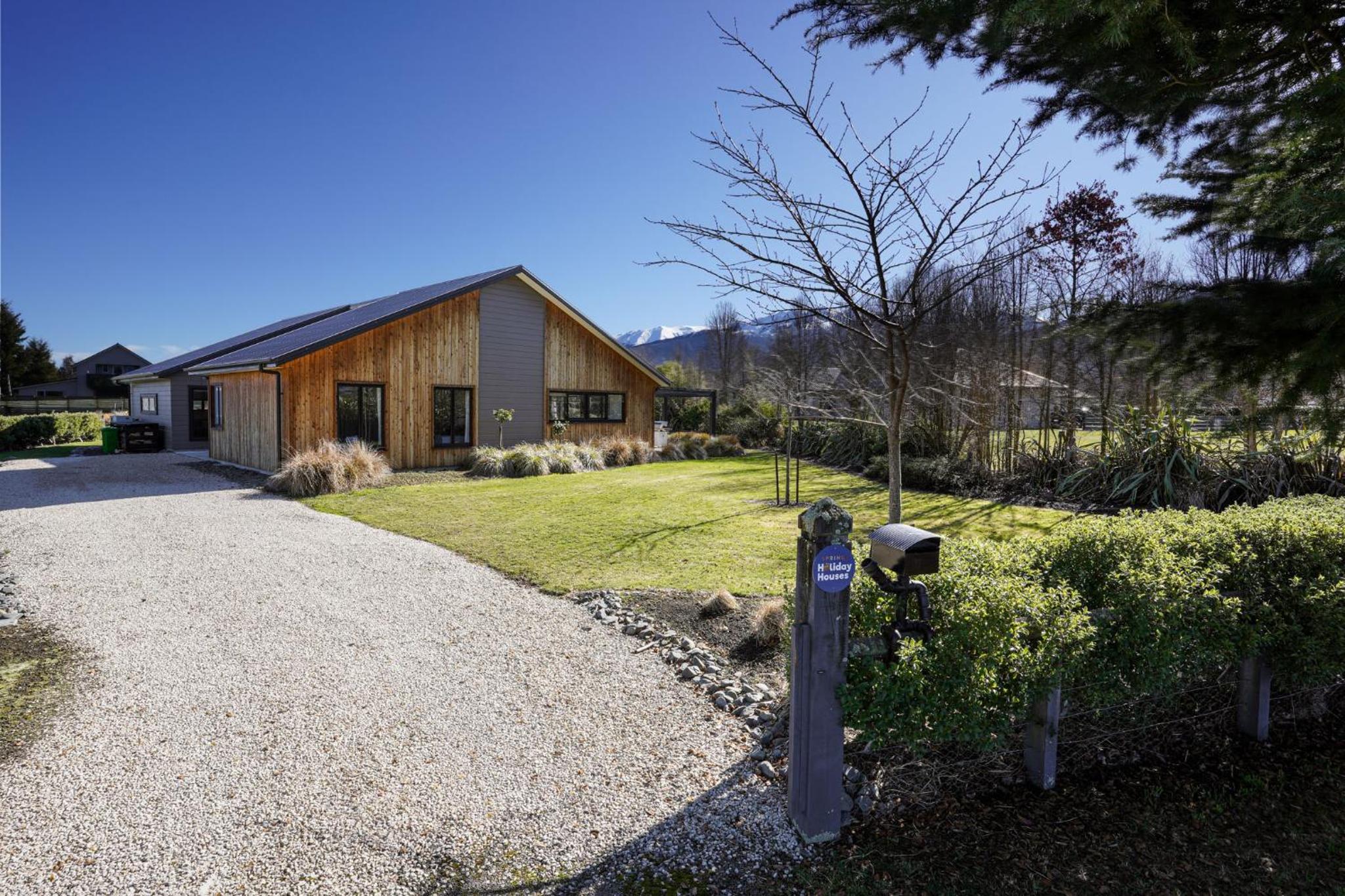 Four-Bedroom House photo 1