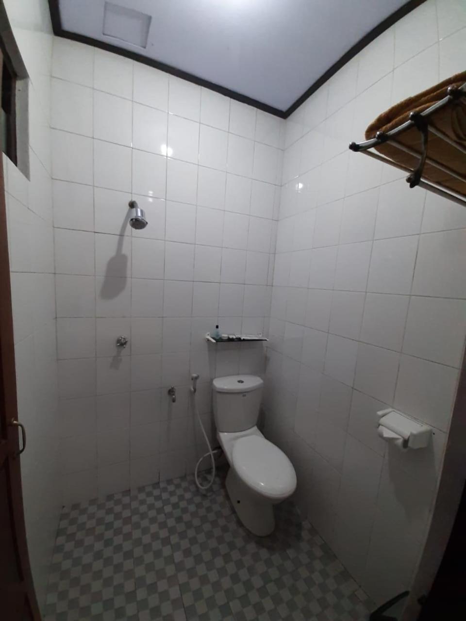 Standard Twin Room - Photo 2