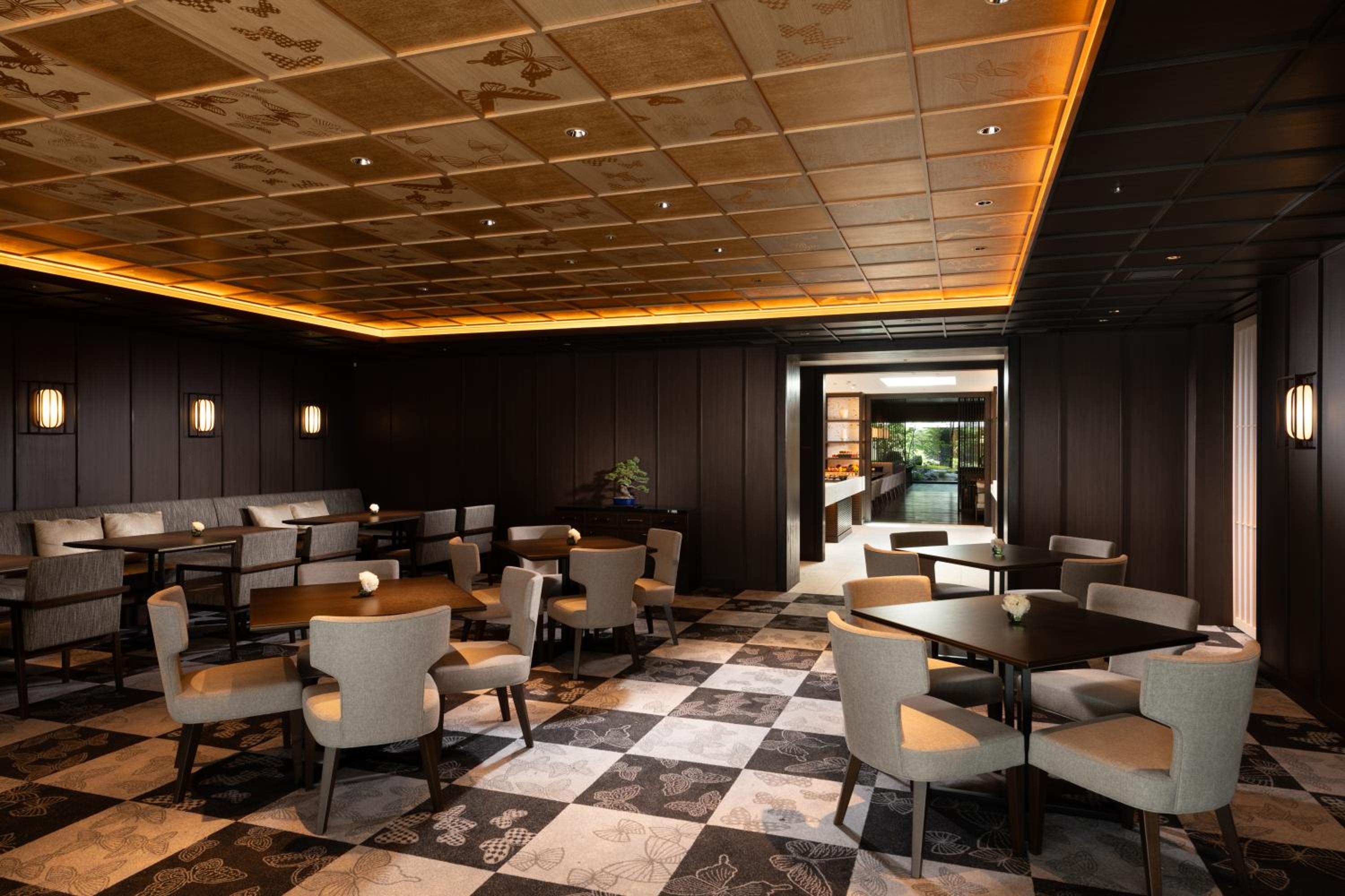 Executive King Room with City View - Photo 2