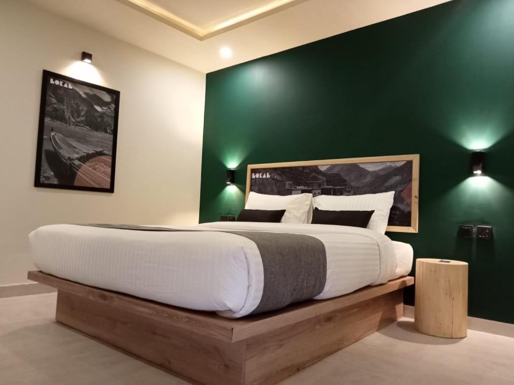 Deluxe Room (2 Adults + 1 Child) photo 2