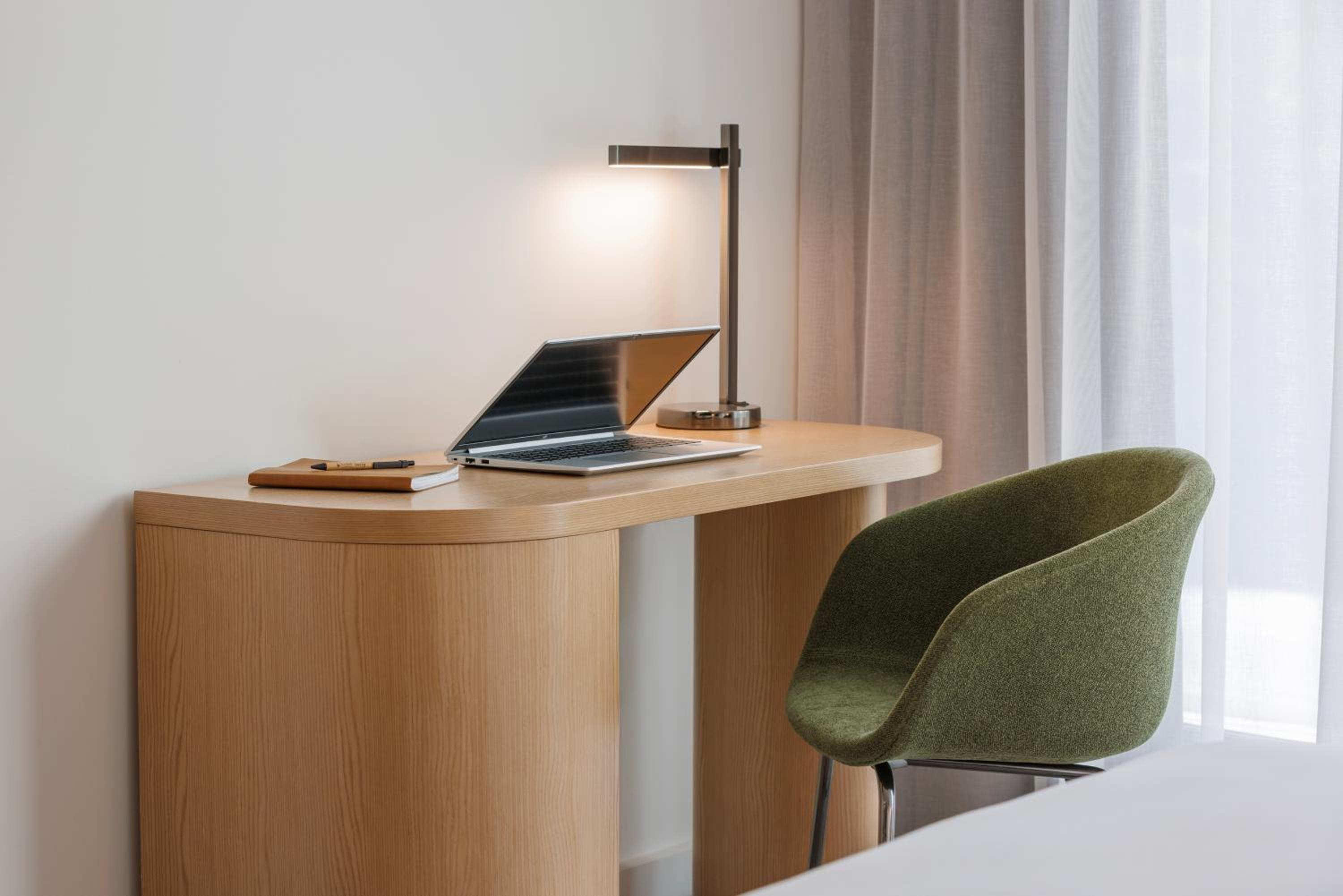 Adjoining Veriu Suites photo 3