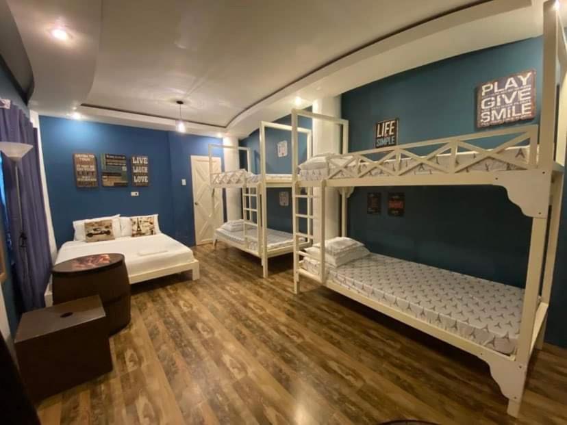 6-Bed Mixed Dormitory Room photo 2