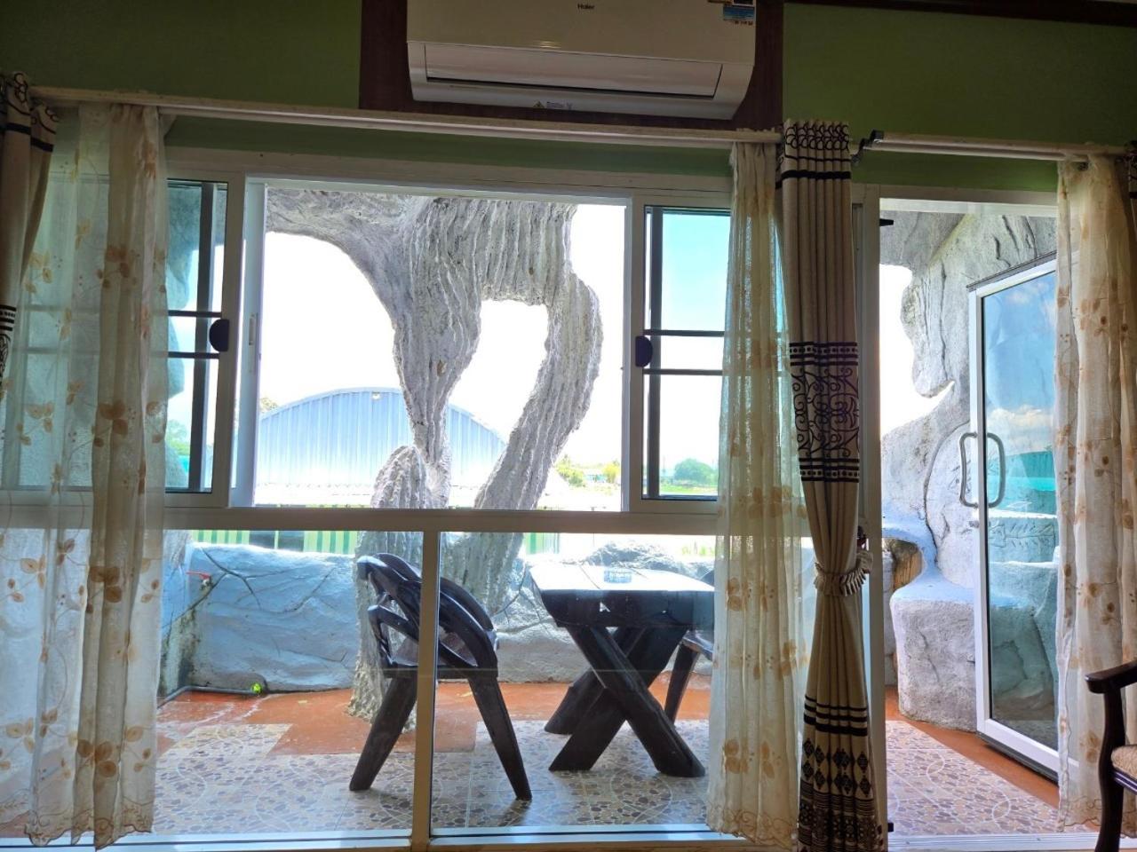 Suite with River View - Photo 3