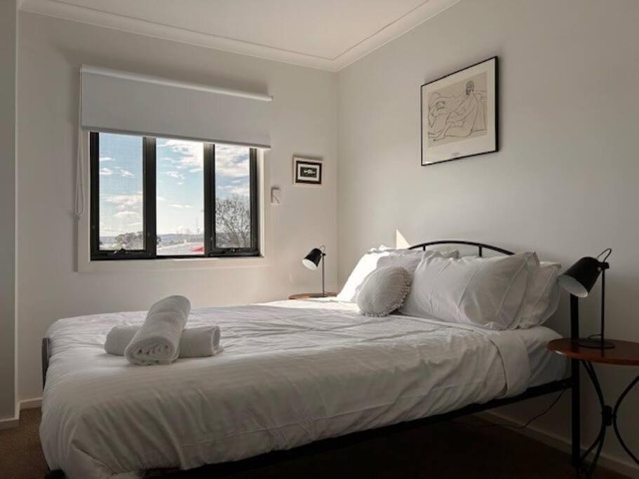 Three-Bedroom Apartment photo 2