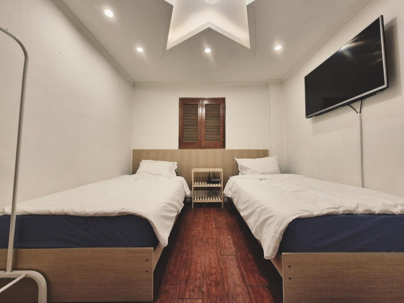Twin Room - Photo 1