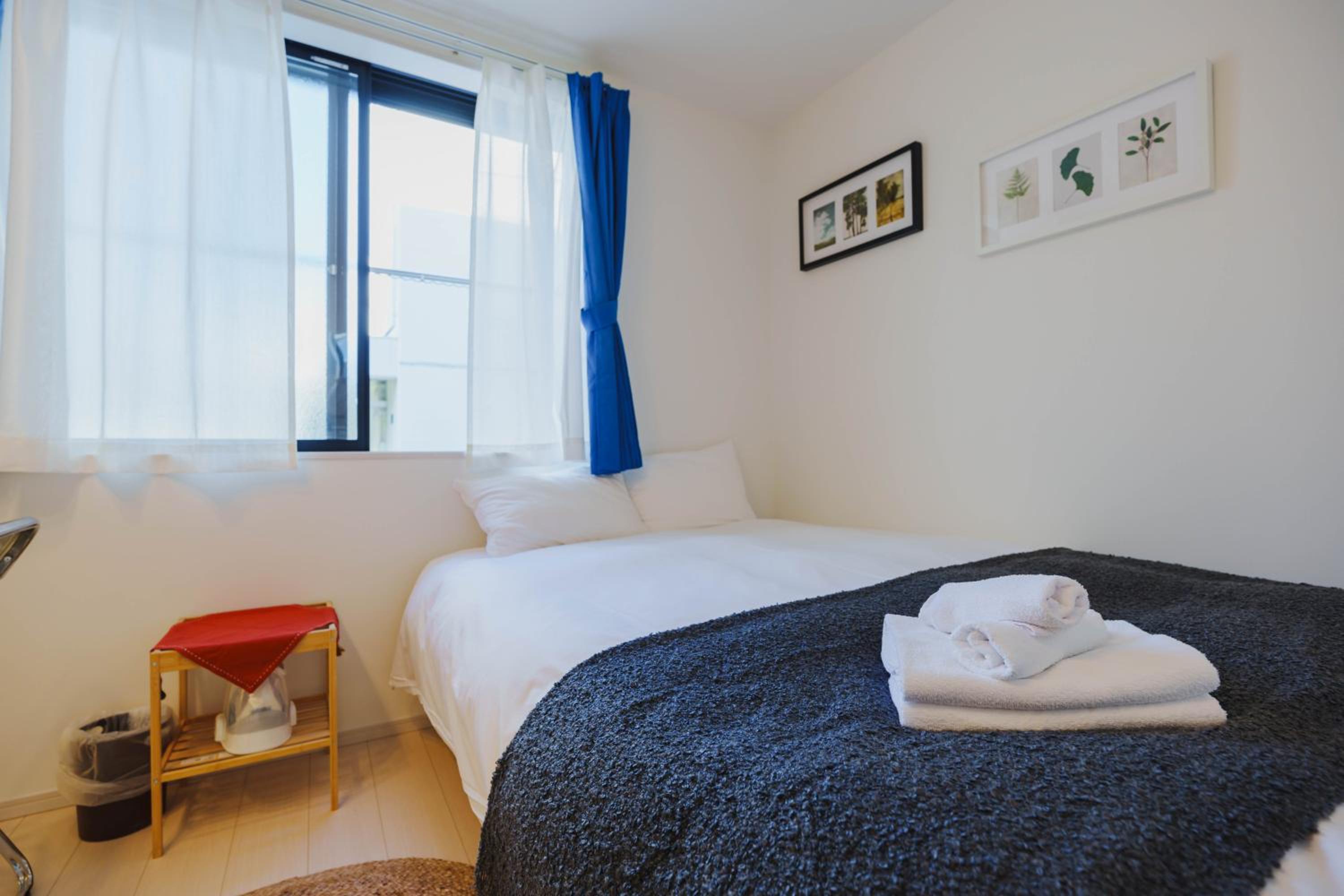 One-Bedroom Apartment photo 1