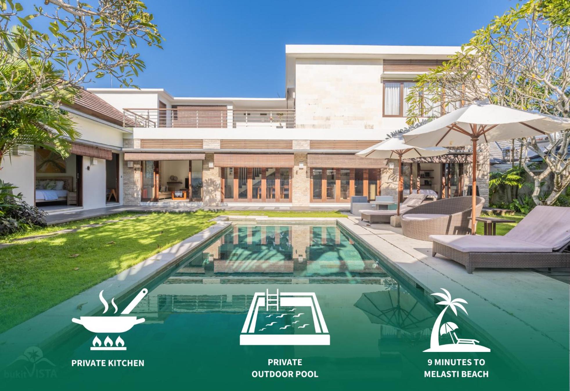 Three-Bedroom Villa photo 2