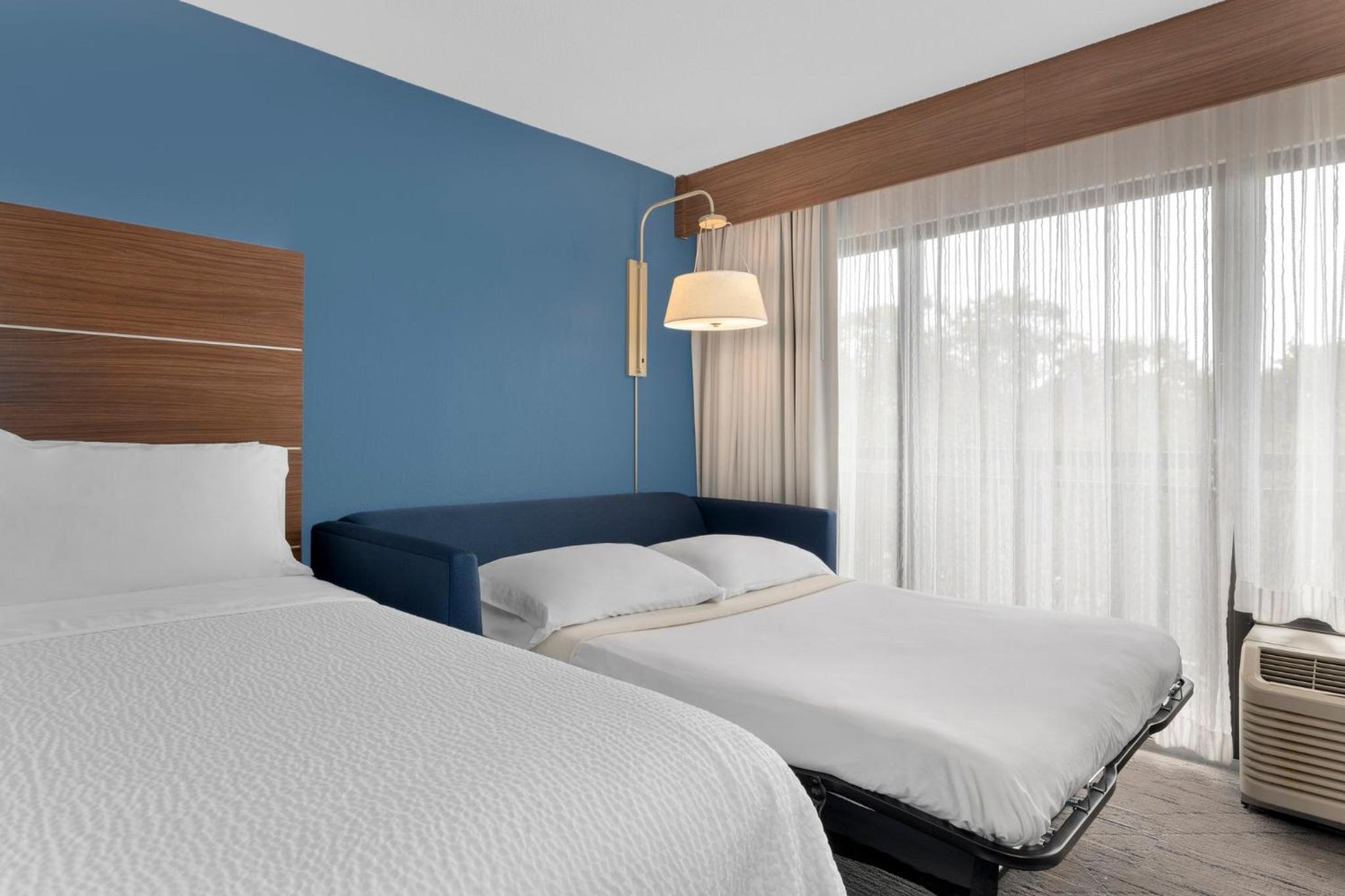 Standard Queen Room with Sofa Bed