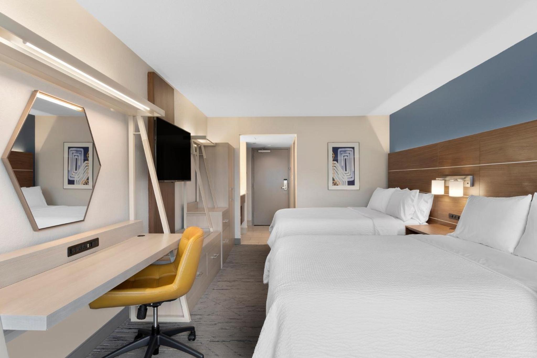 Standard Room with Two Queen Beds