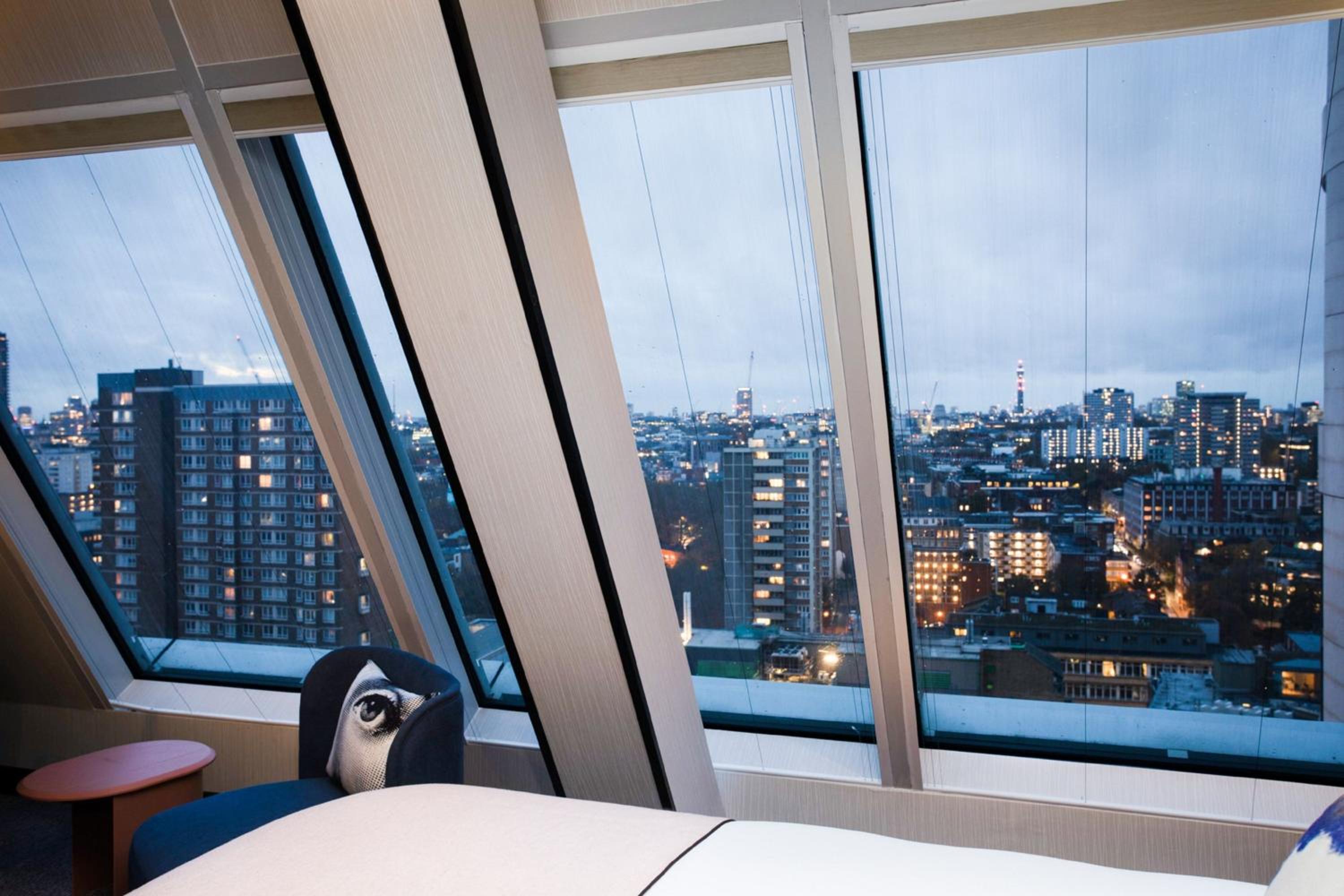 Sky High Double, Guest room, King or Queen, Skyline view thumbnail 6