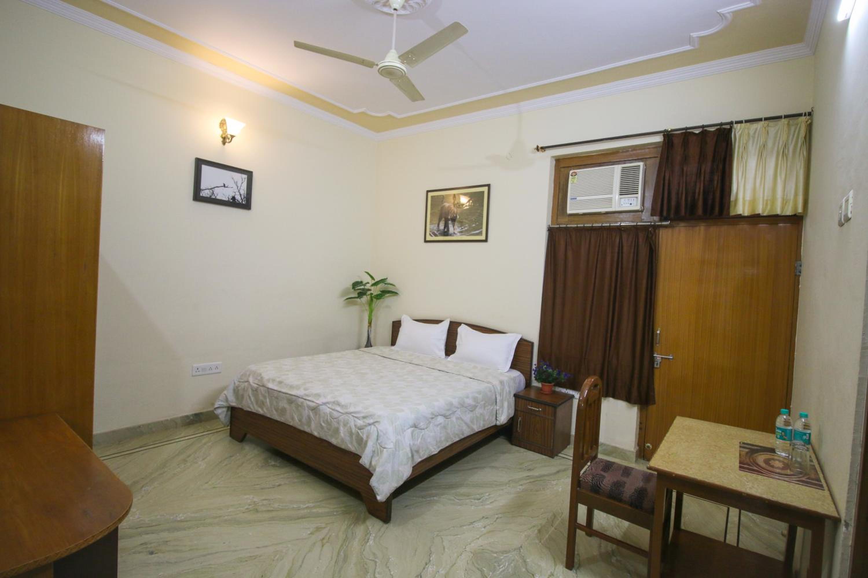 Deluxe Room - Photo 5