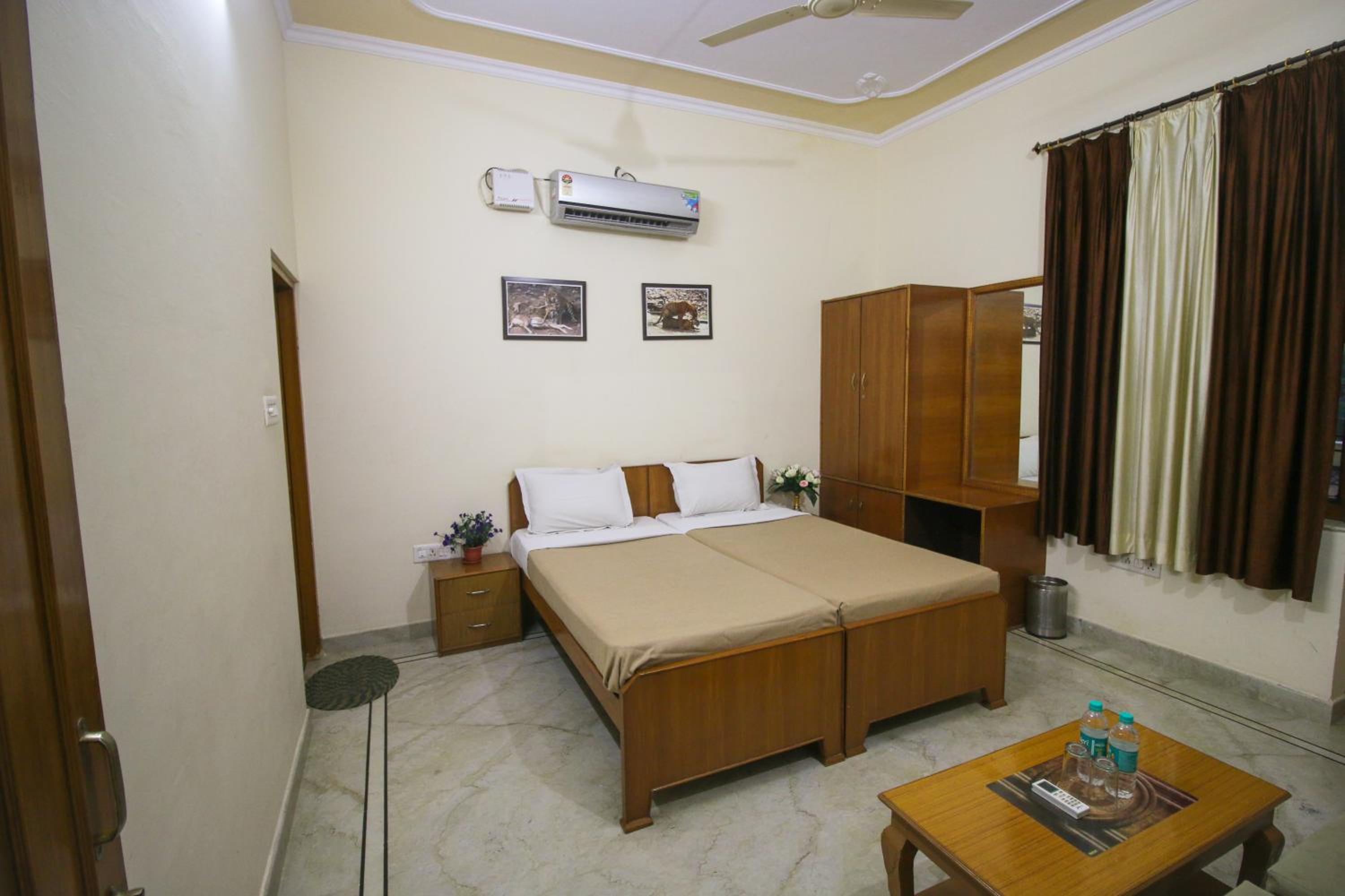 Deluxe Room - Photo 3
