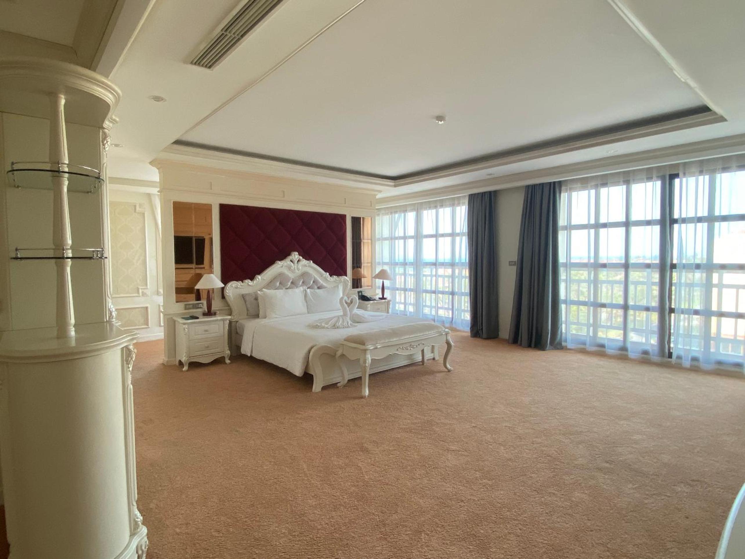 Presidential Suite photo 2