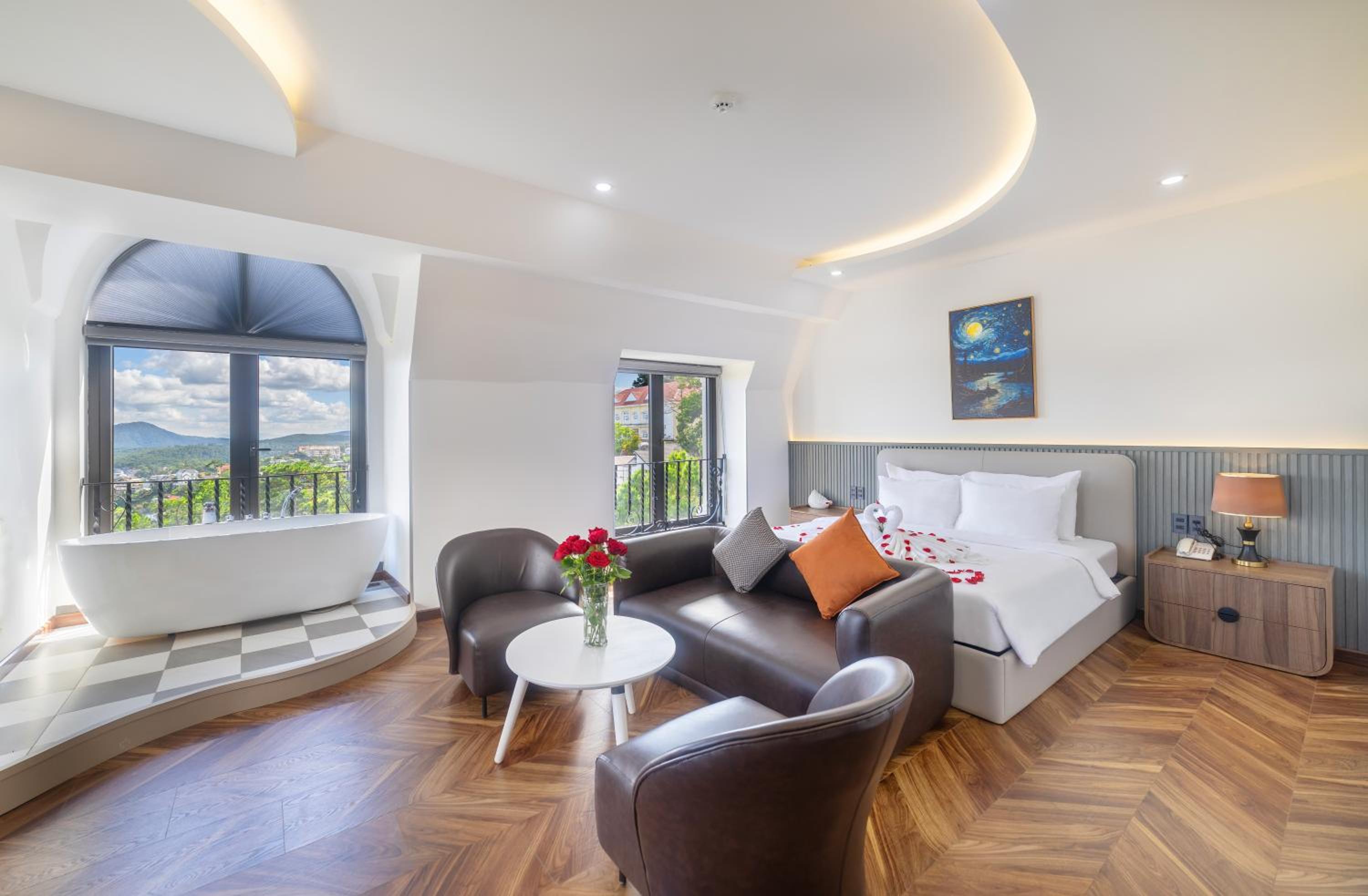 Deluxe Double Room with Bath photo 2