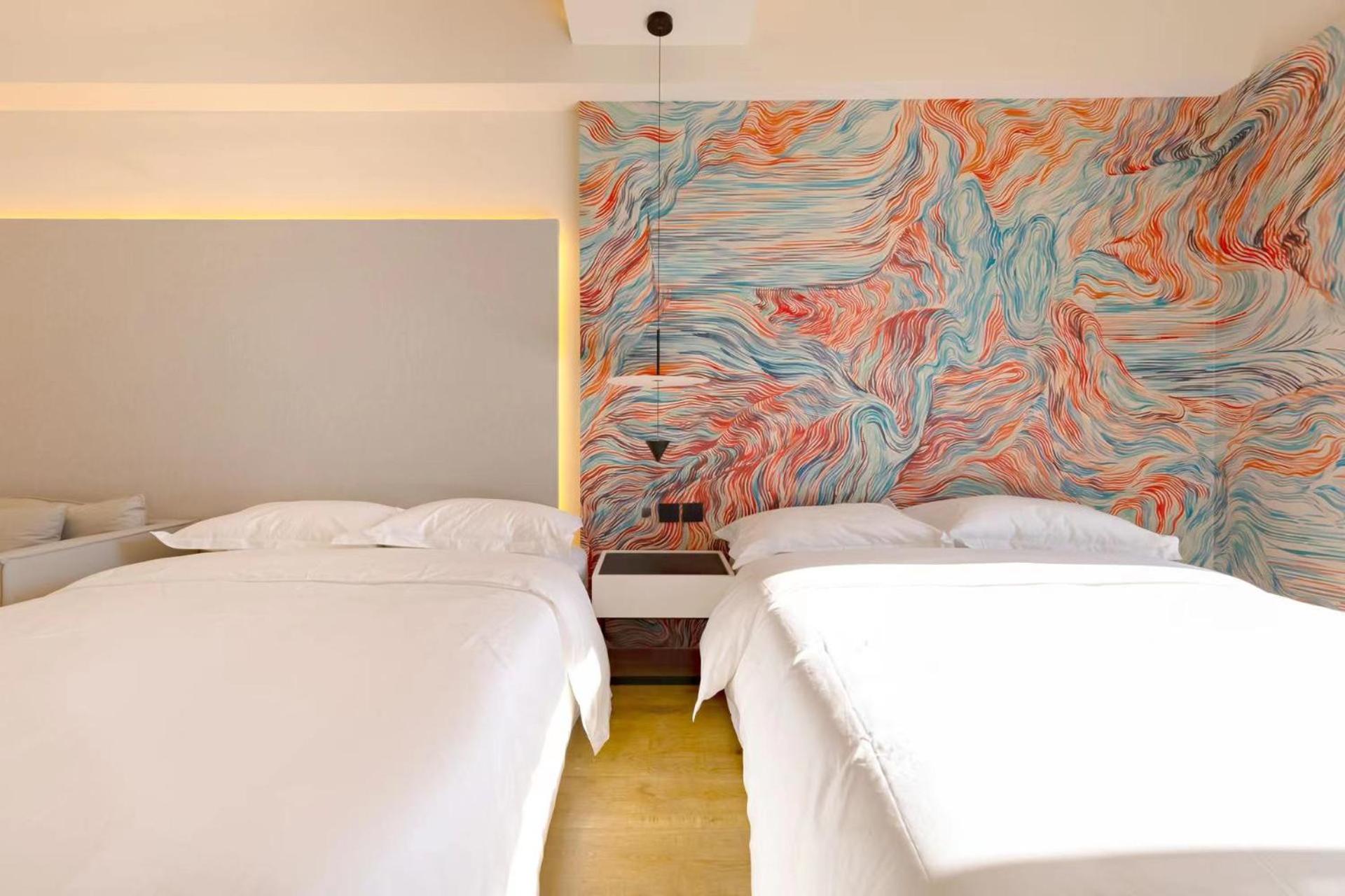 Deluxe Queen Room with Two Queen Beds