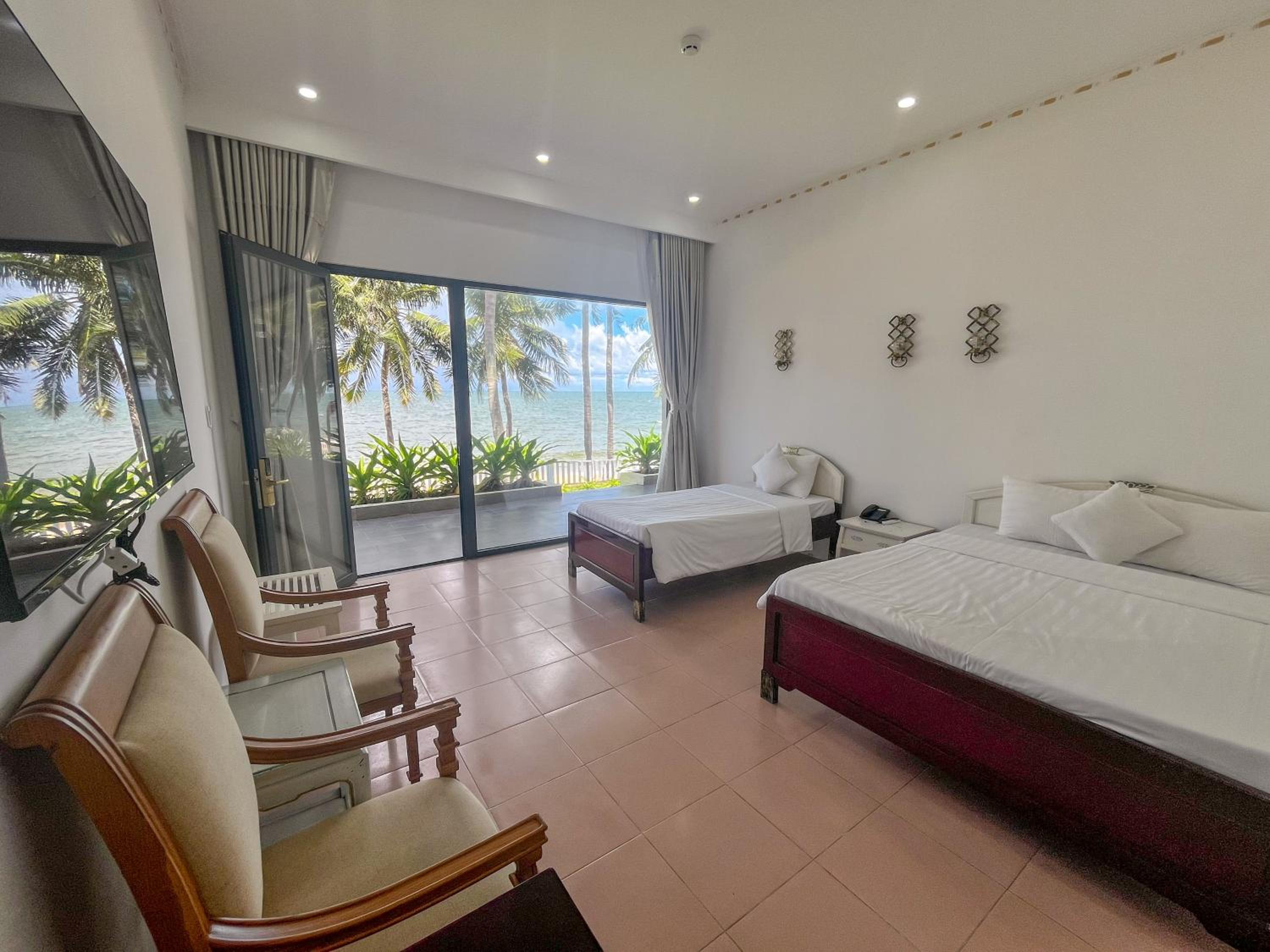Bungalow - Beach Front - Photo 11