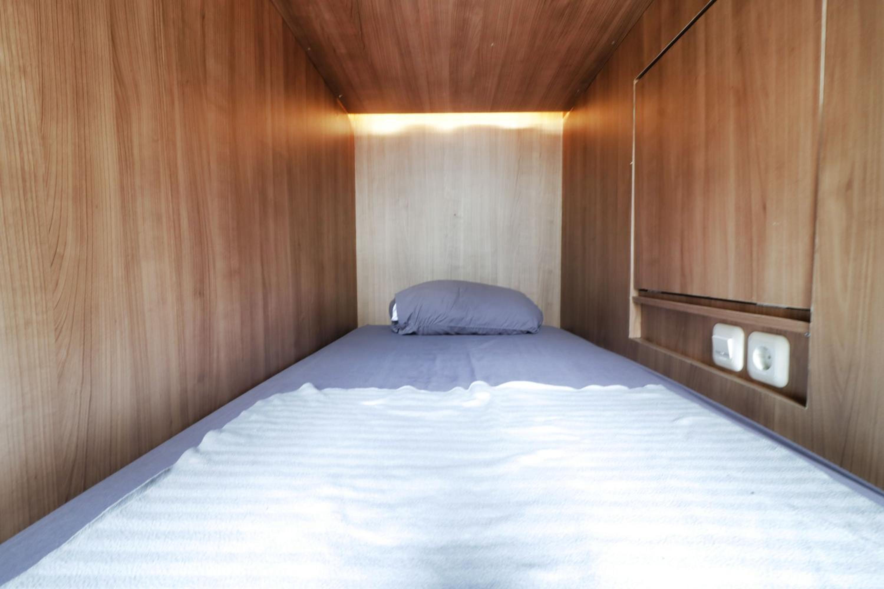 Capsule Single Bed photo 1