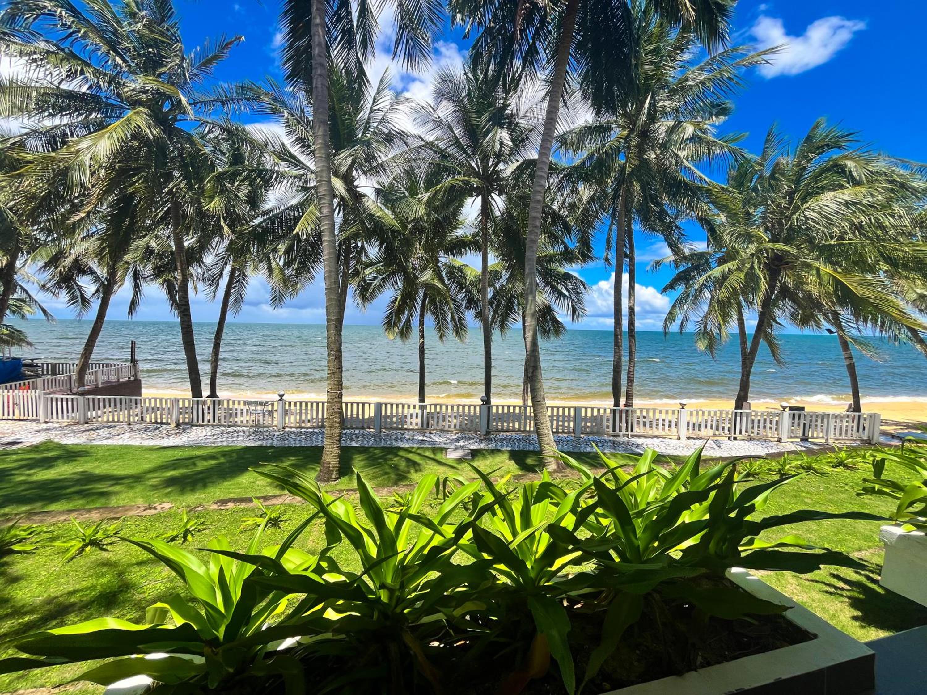 Bungalow - Beach Front - Photo 4