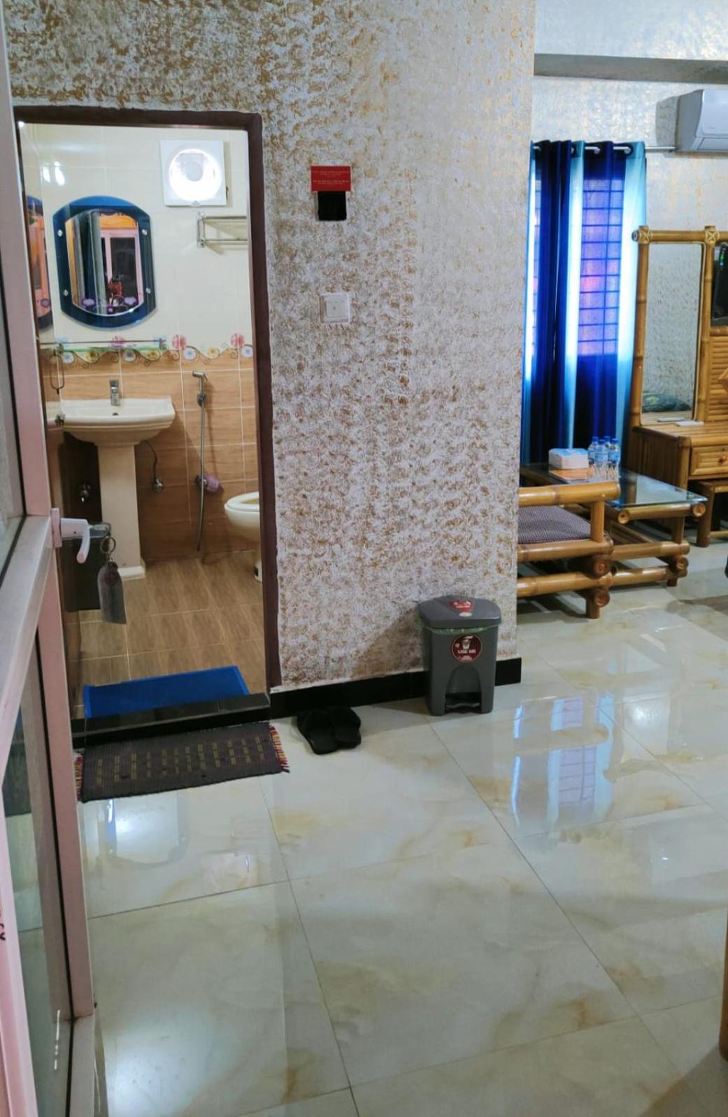 Deluxe Double or Twin Room with Lake View photo 2