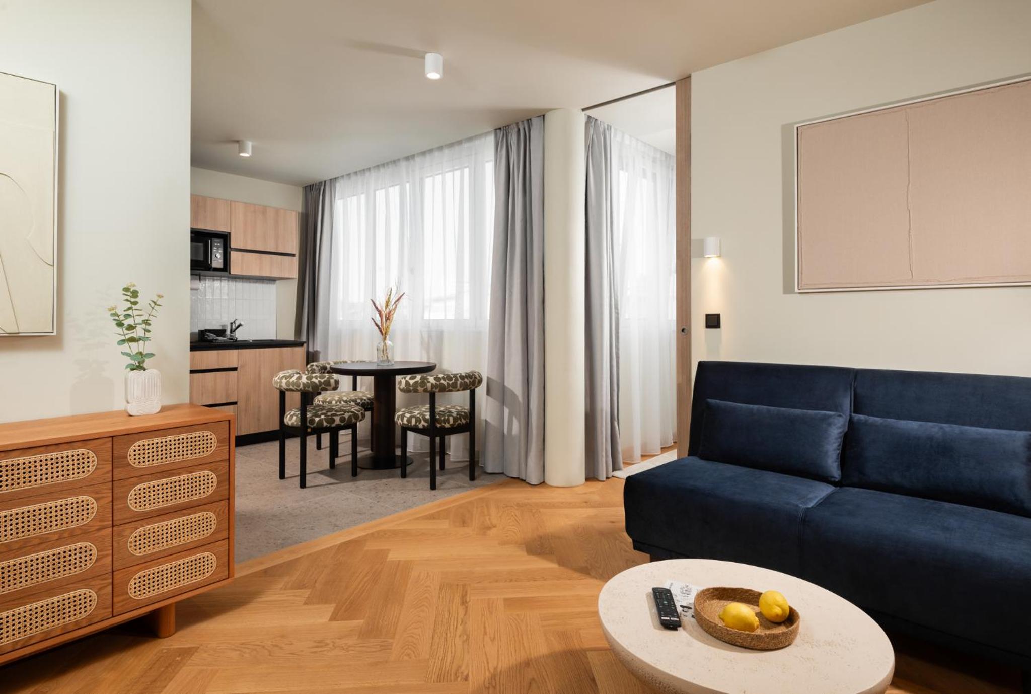 Deluxe One Bedroom Suite