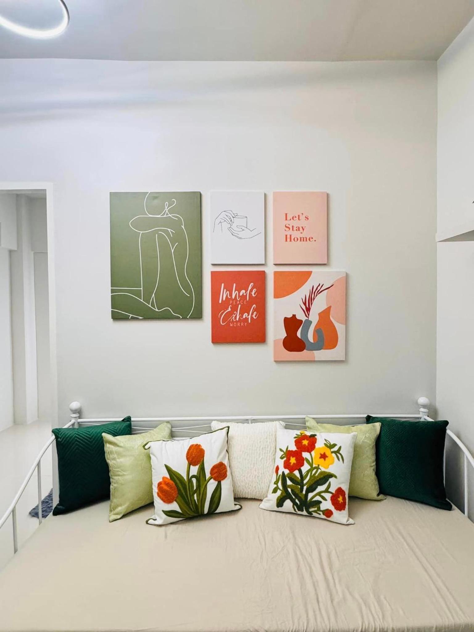 Family Room photo 3
