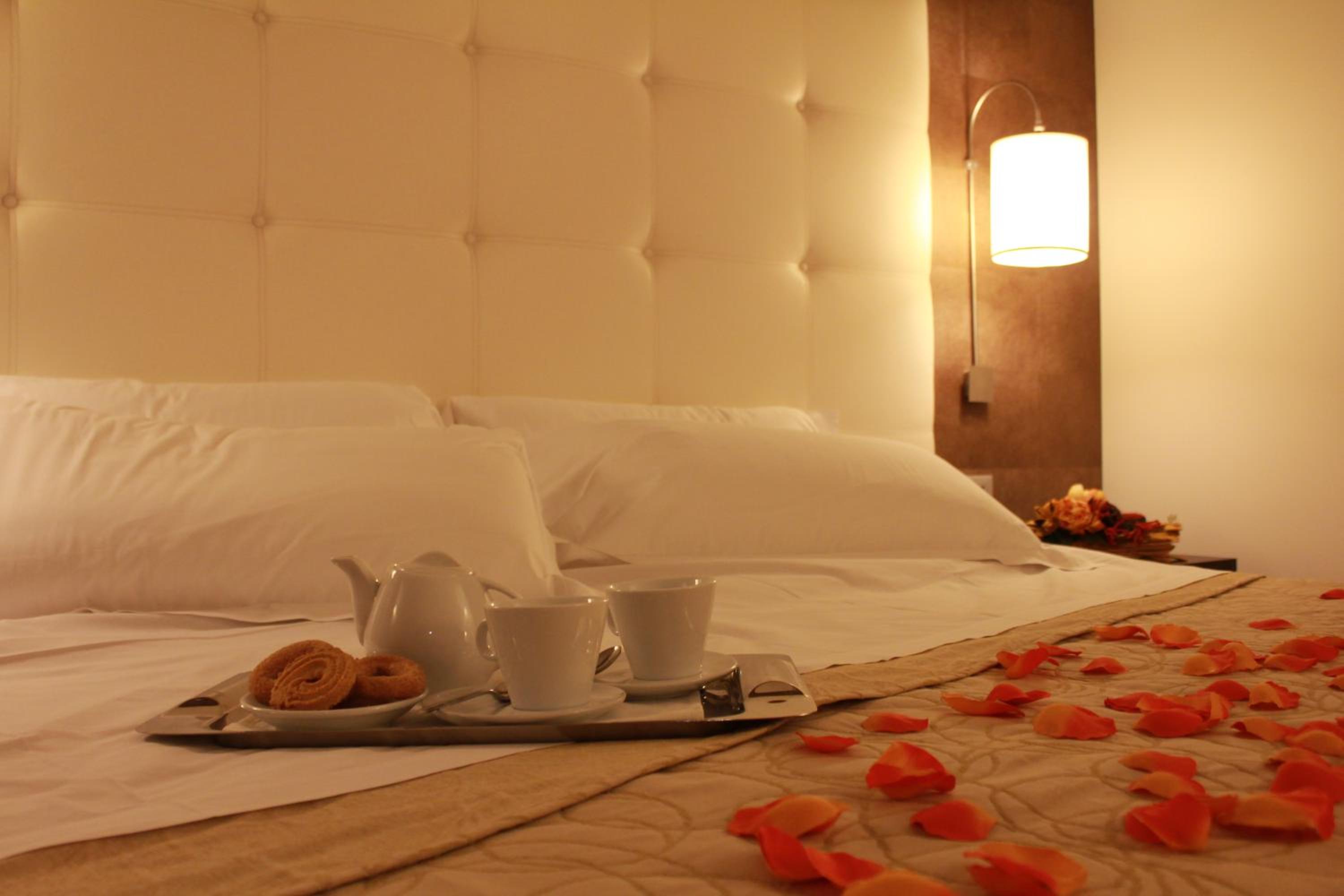 Standard Double or Twin Room - Photo 1