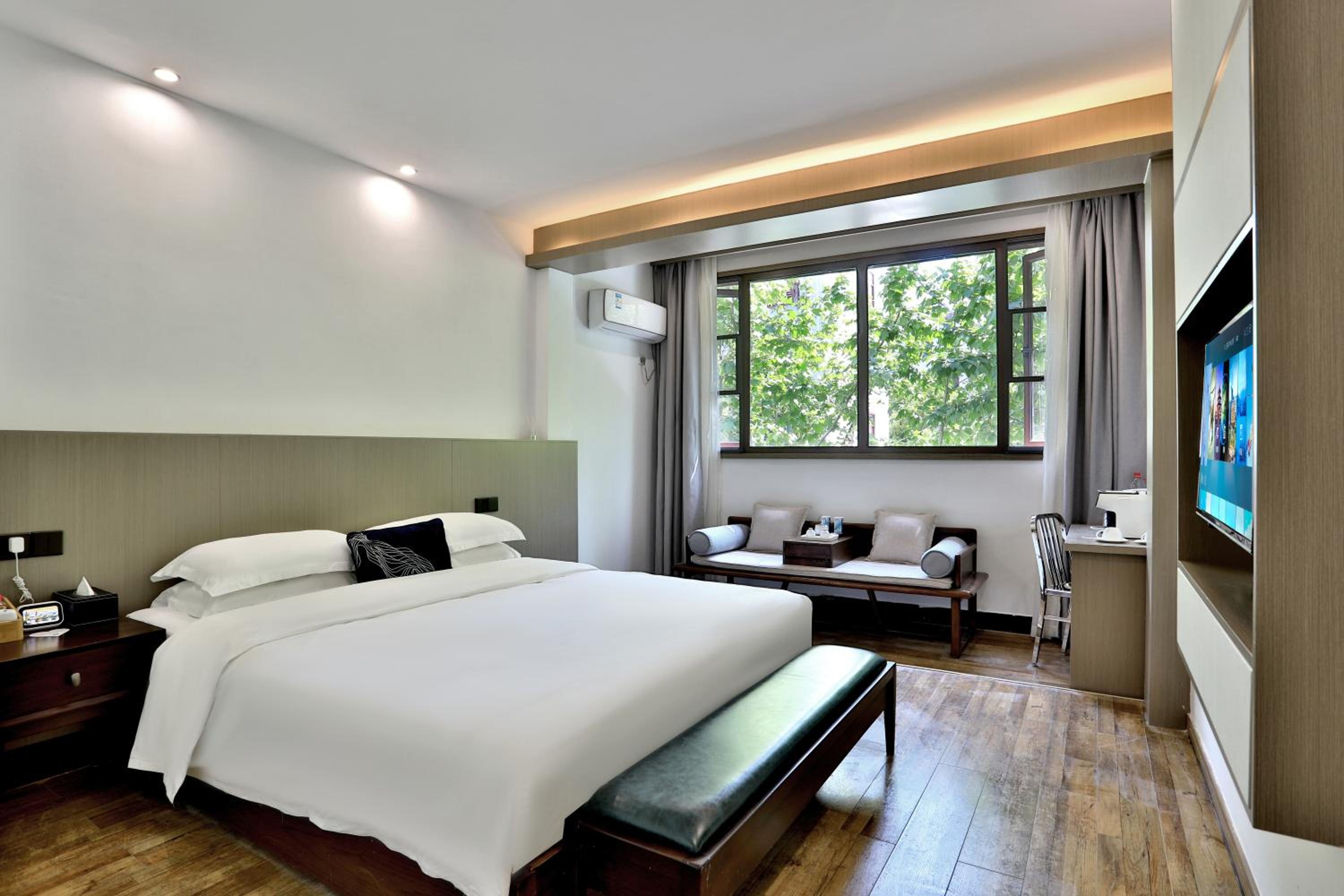 Comfort King Room photo 1