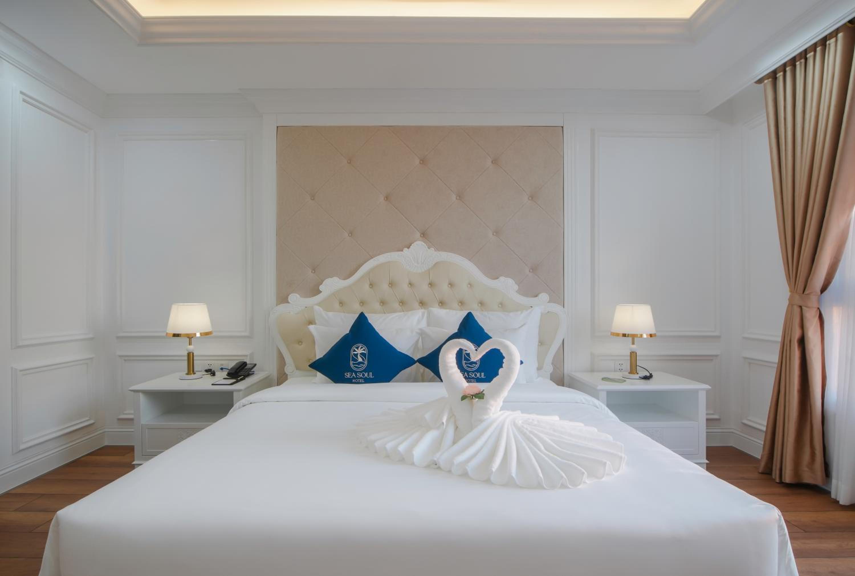 Suite with Sea View - Photo 12