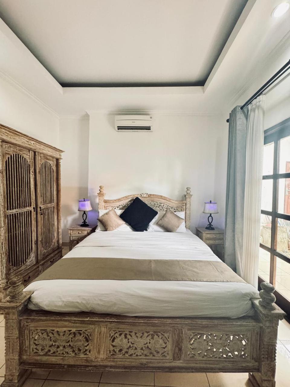 Three-Bedroom Villa photo 1