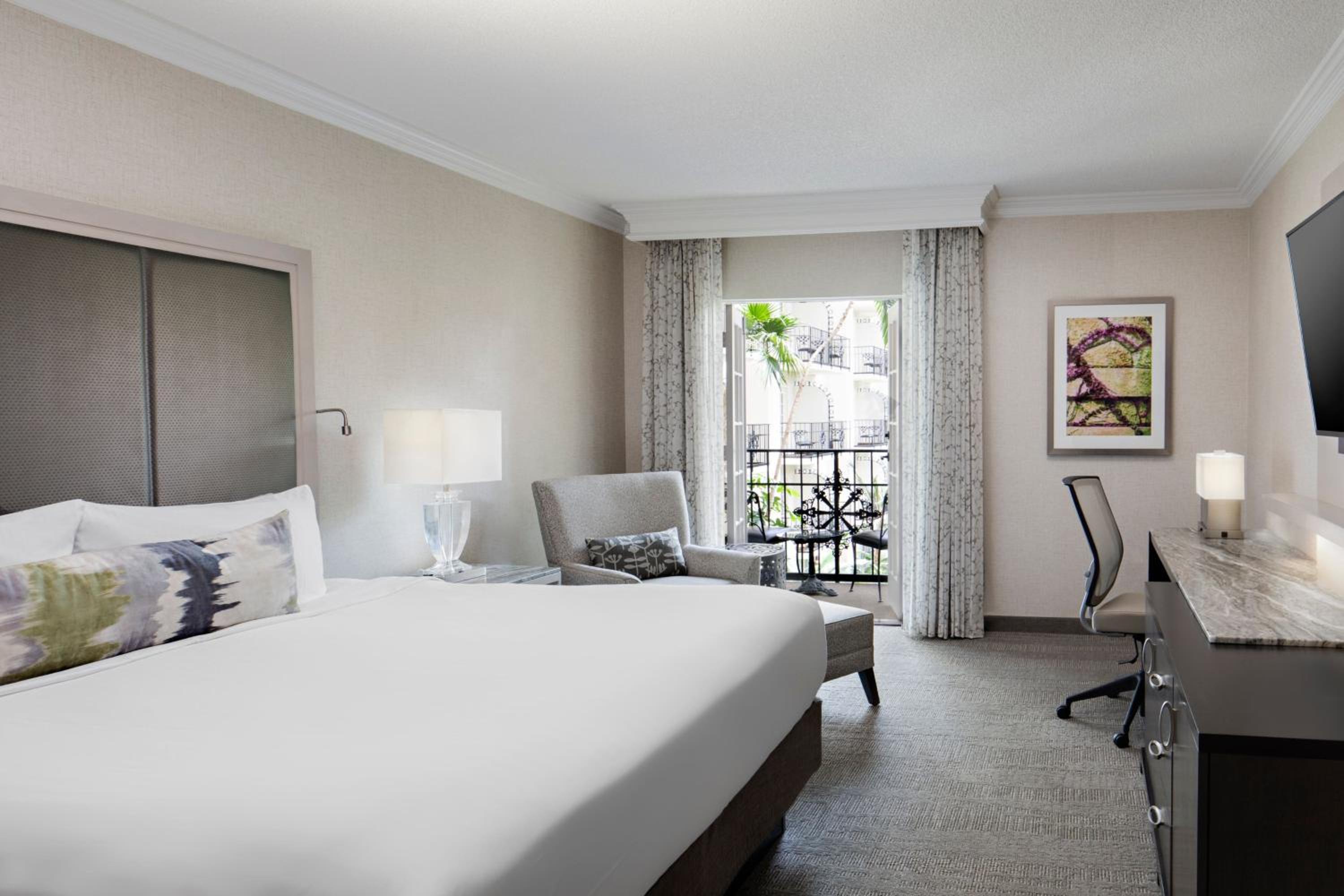 King Room with Interior View - Photo 5