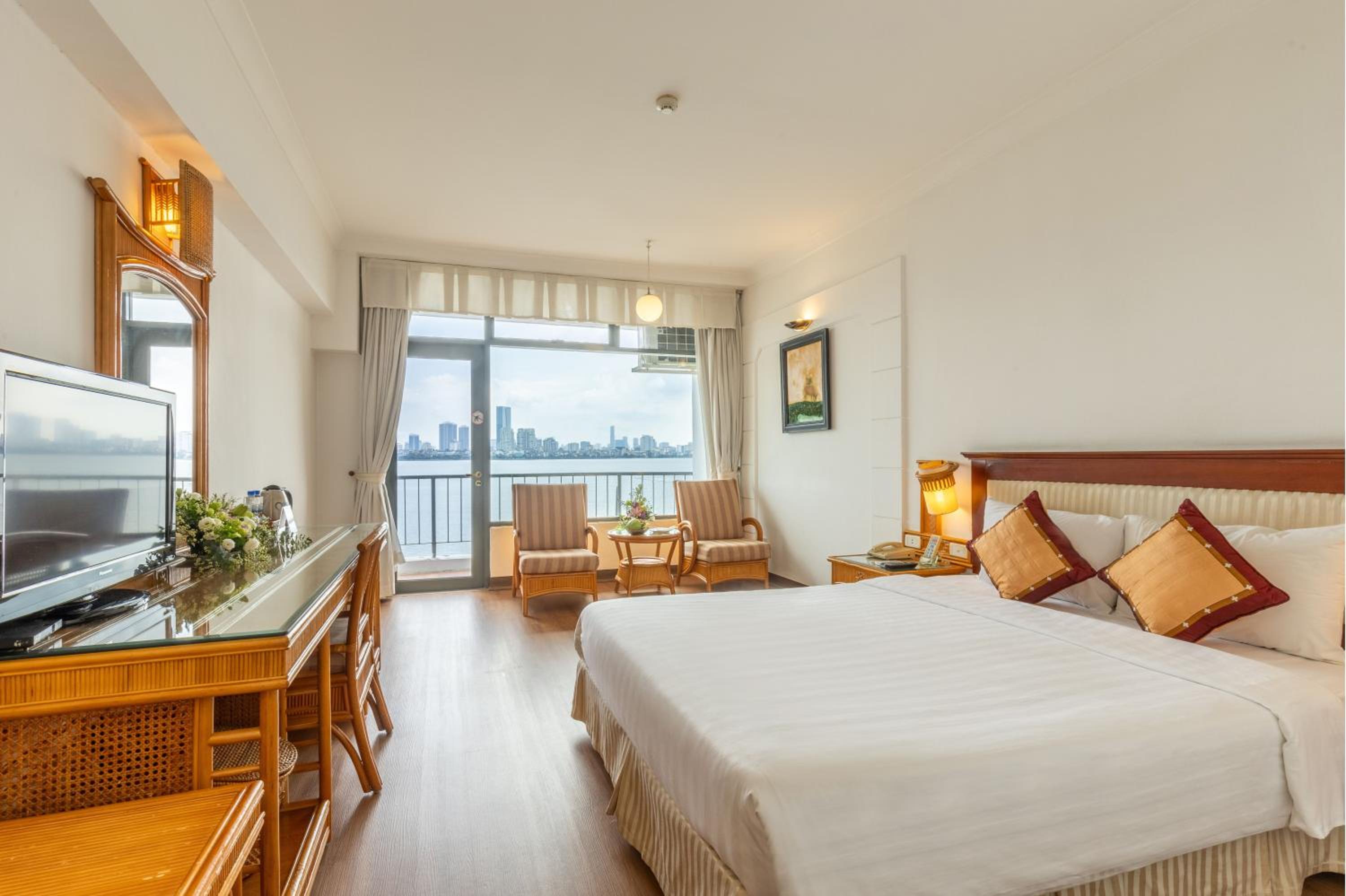 Premium Double or Twin Room with Lake View