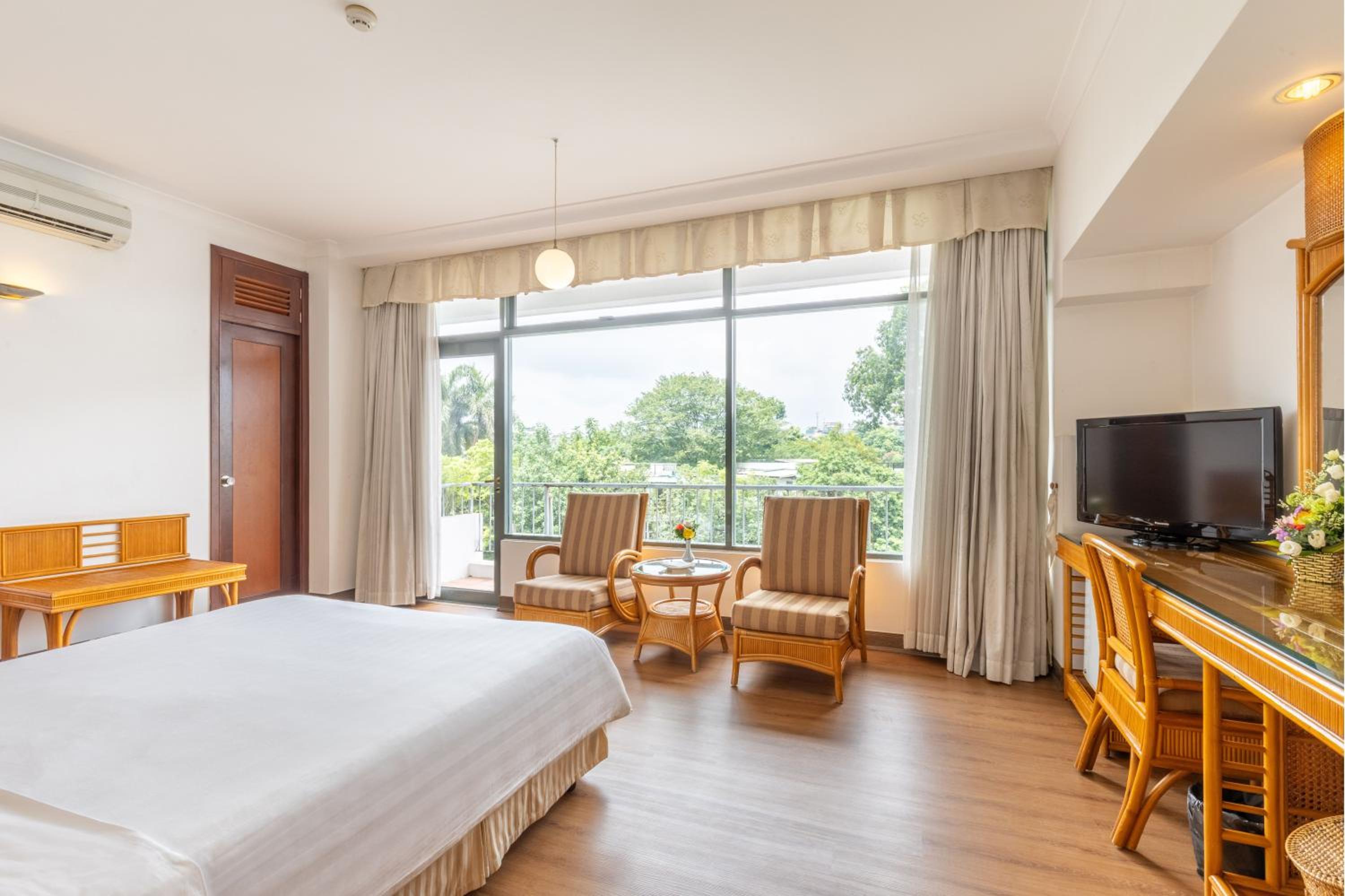 Deluxe Double or Twin Room with Garden View