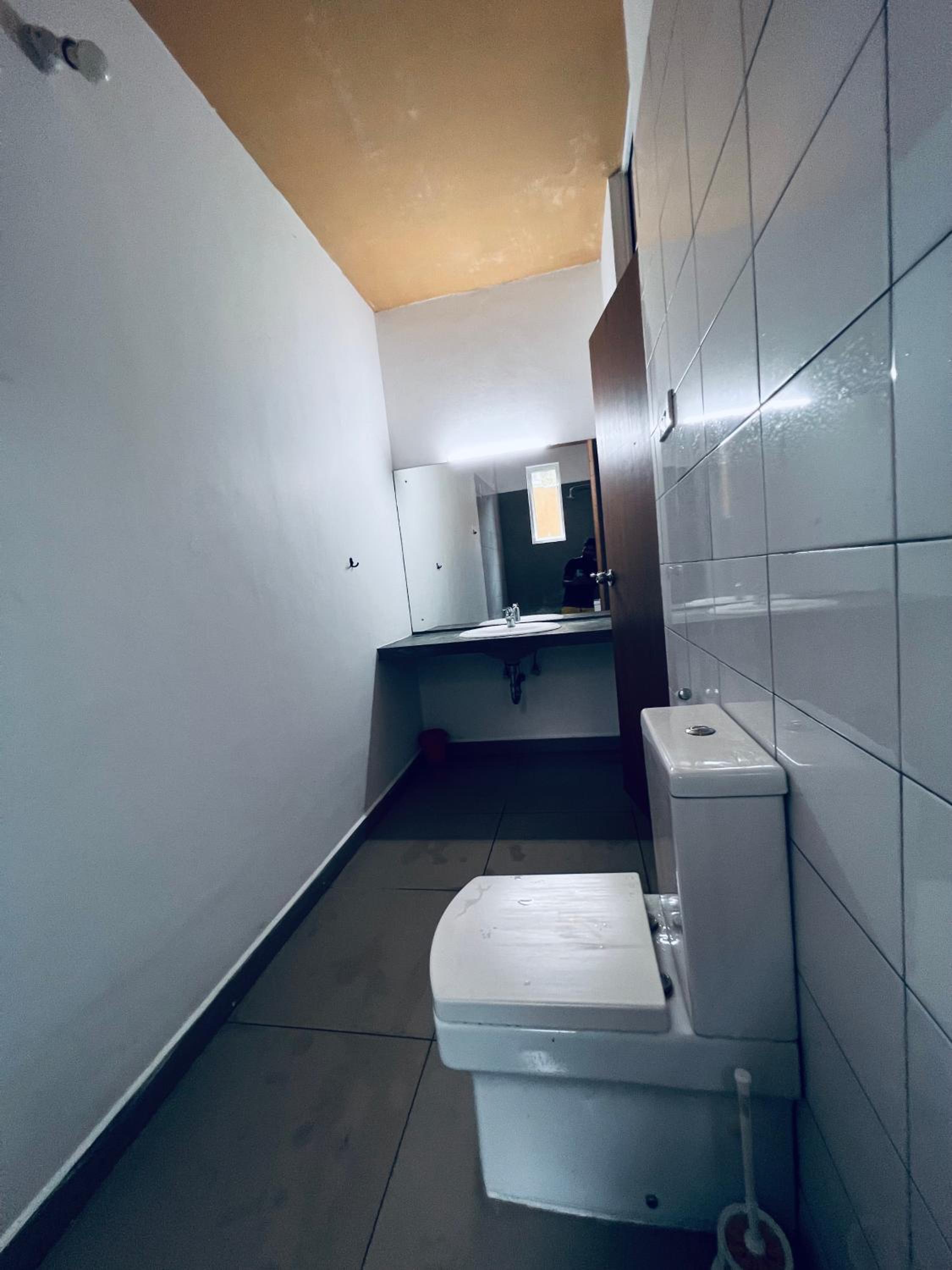 Double Room with Private Bathroom - Photo 2