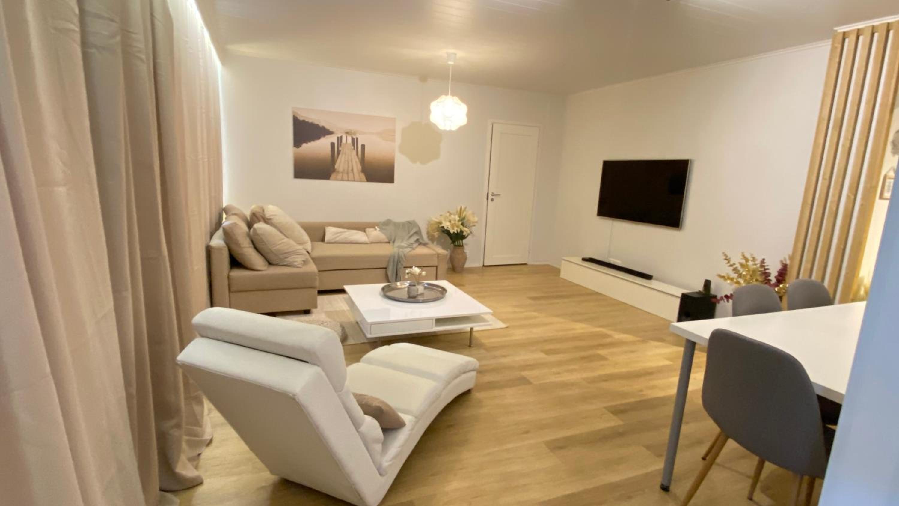 One-Bedroom Apartment photo 1
