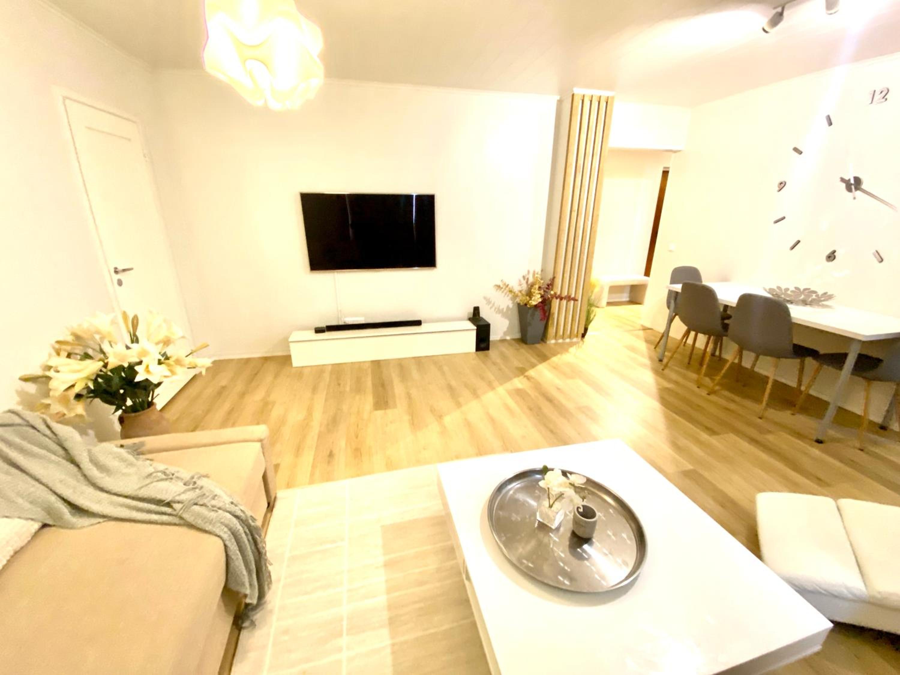 One-Bedroom Apartment photo 3