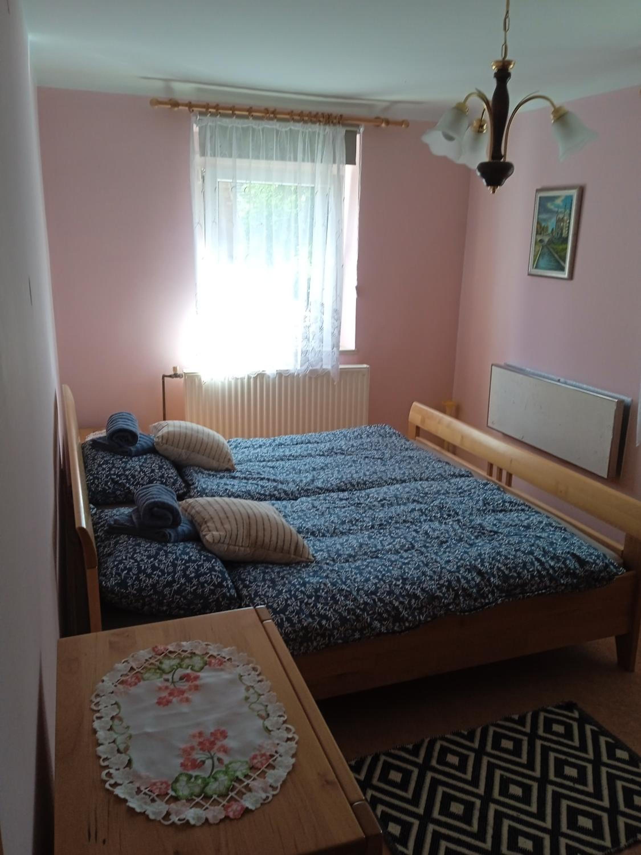 Deluxe One-Bedroom Apartment photo 1