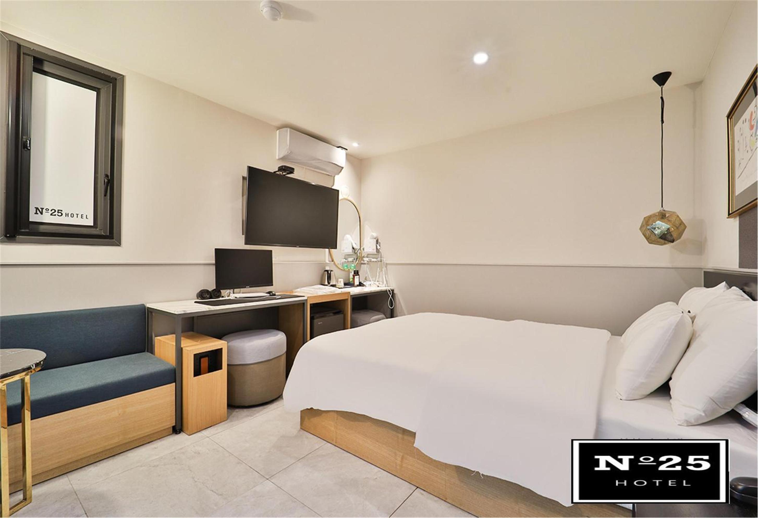Deluxe Room - Photo 3