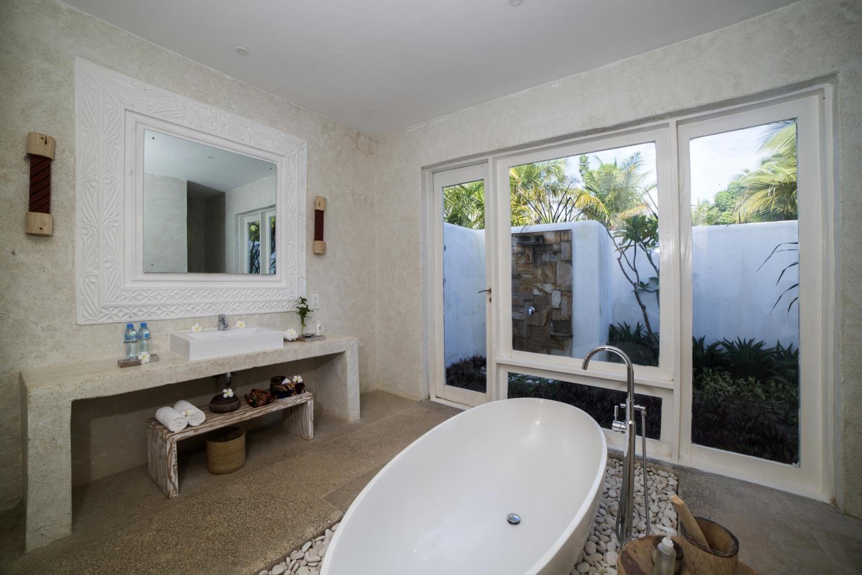 Ambassador Beach Villa - Photo 11