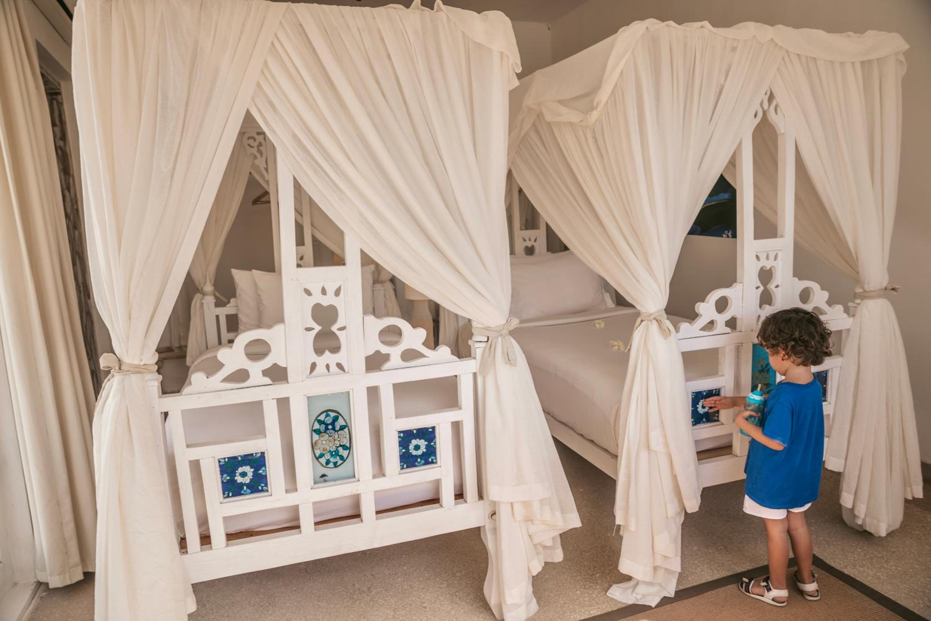 Ambassador Beach Villa - Photo 16