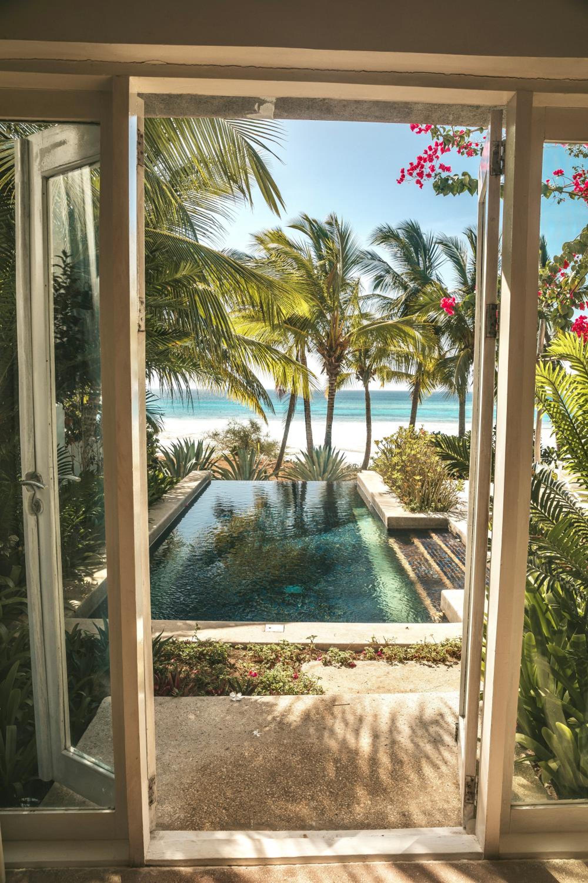 Ambassador Beach Villa - Photo 15