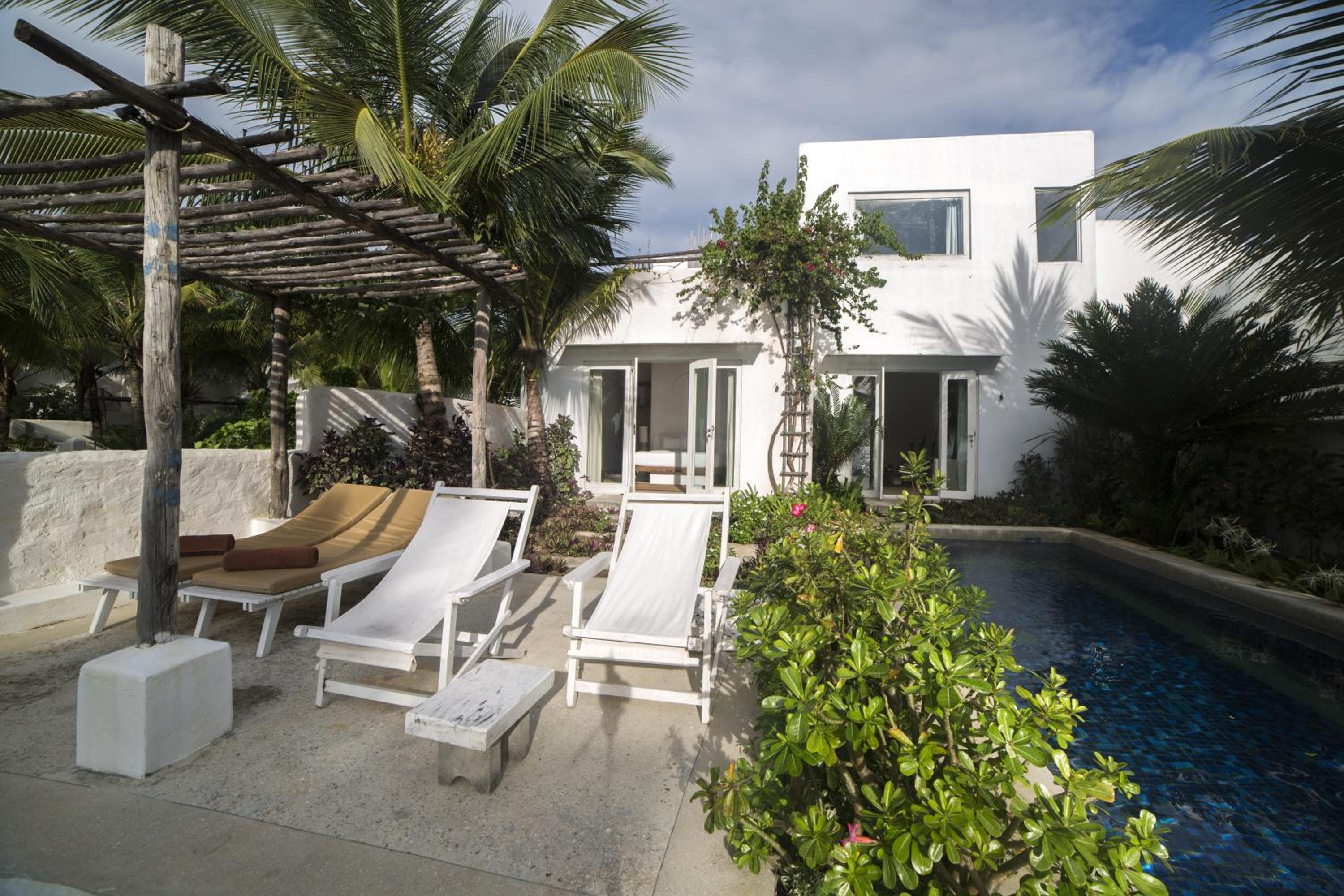 Ambassador Beach Villa - Photo 20