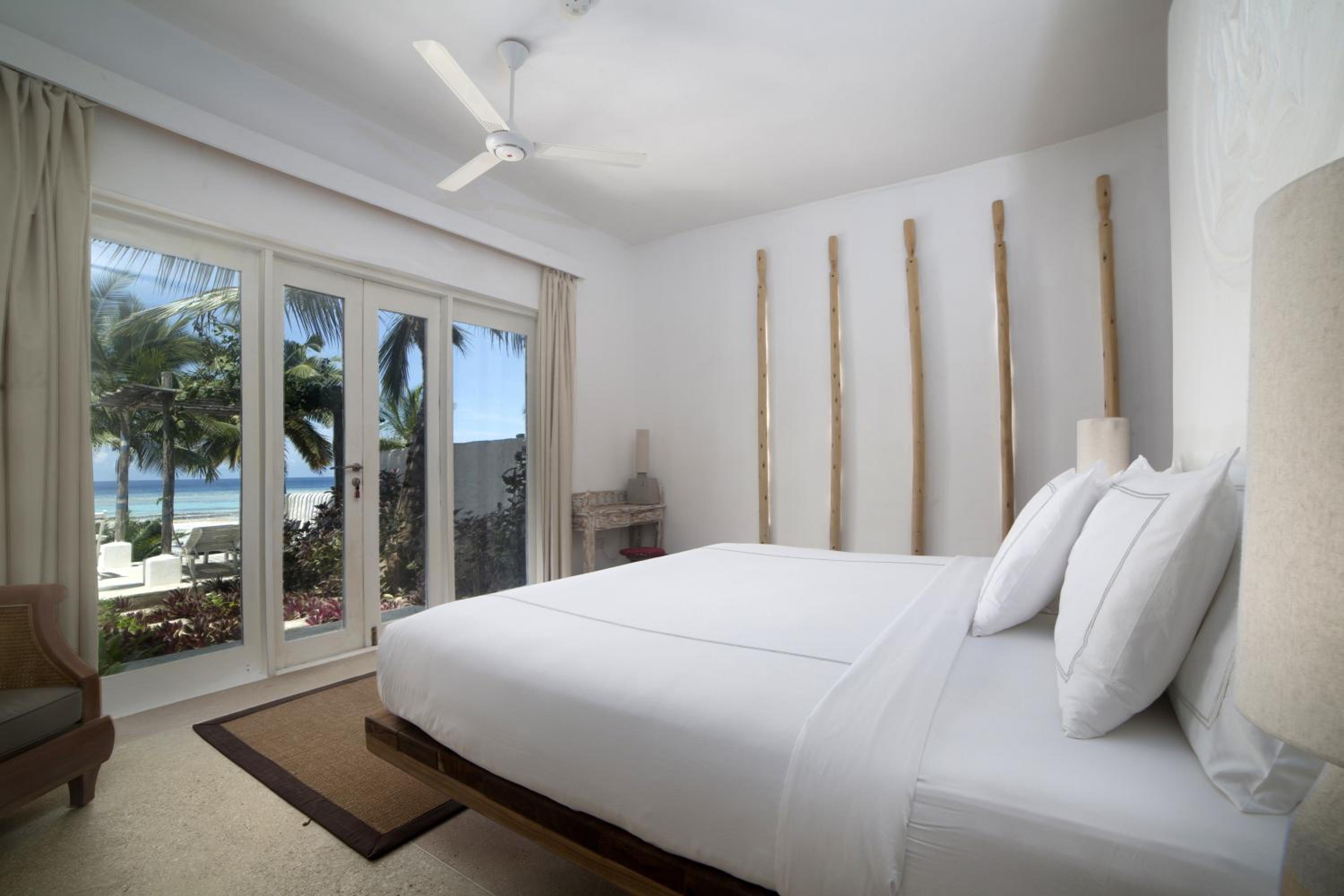 Ambassador Beach Villa - Photo 2