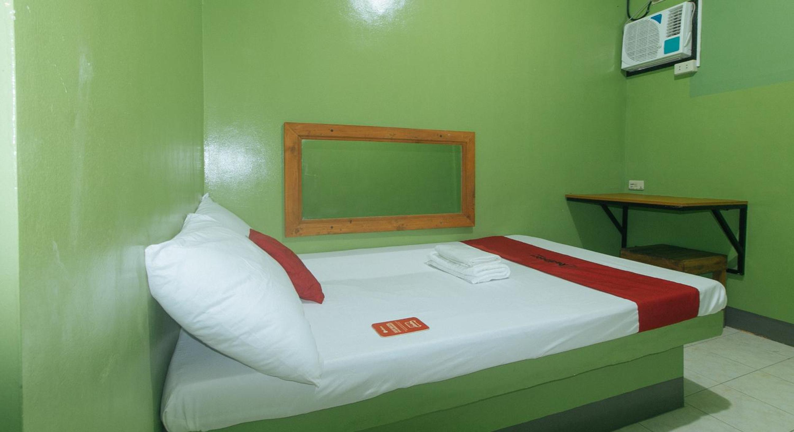 Deluxe Room - Photo 11
