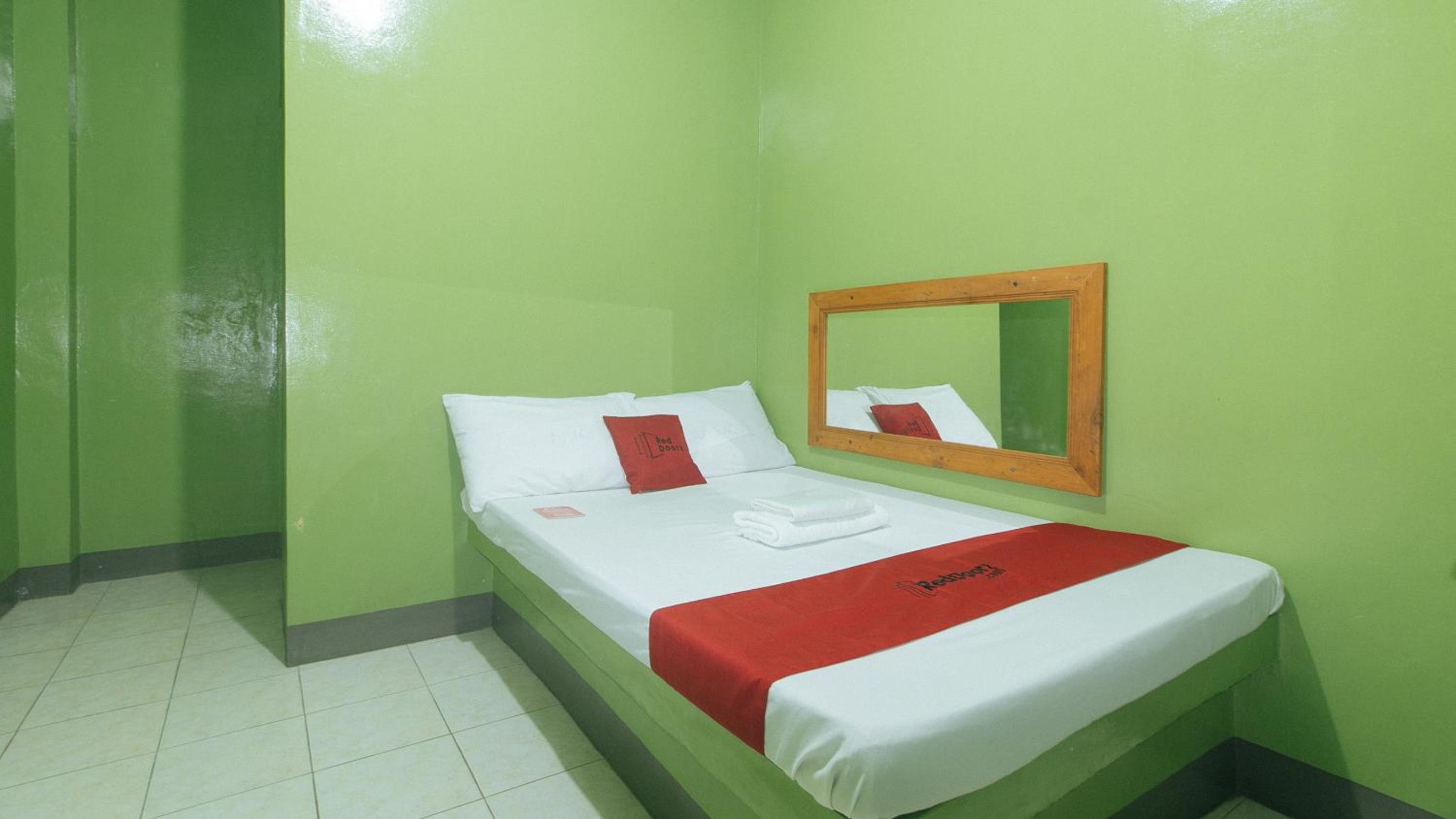 Deluxe Room - Photo 2