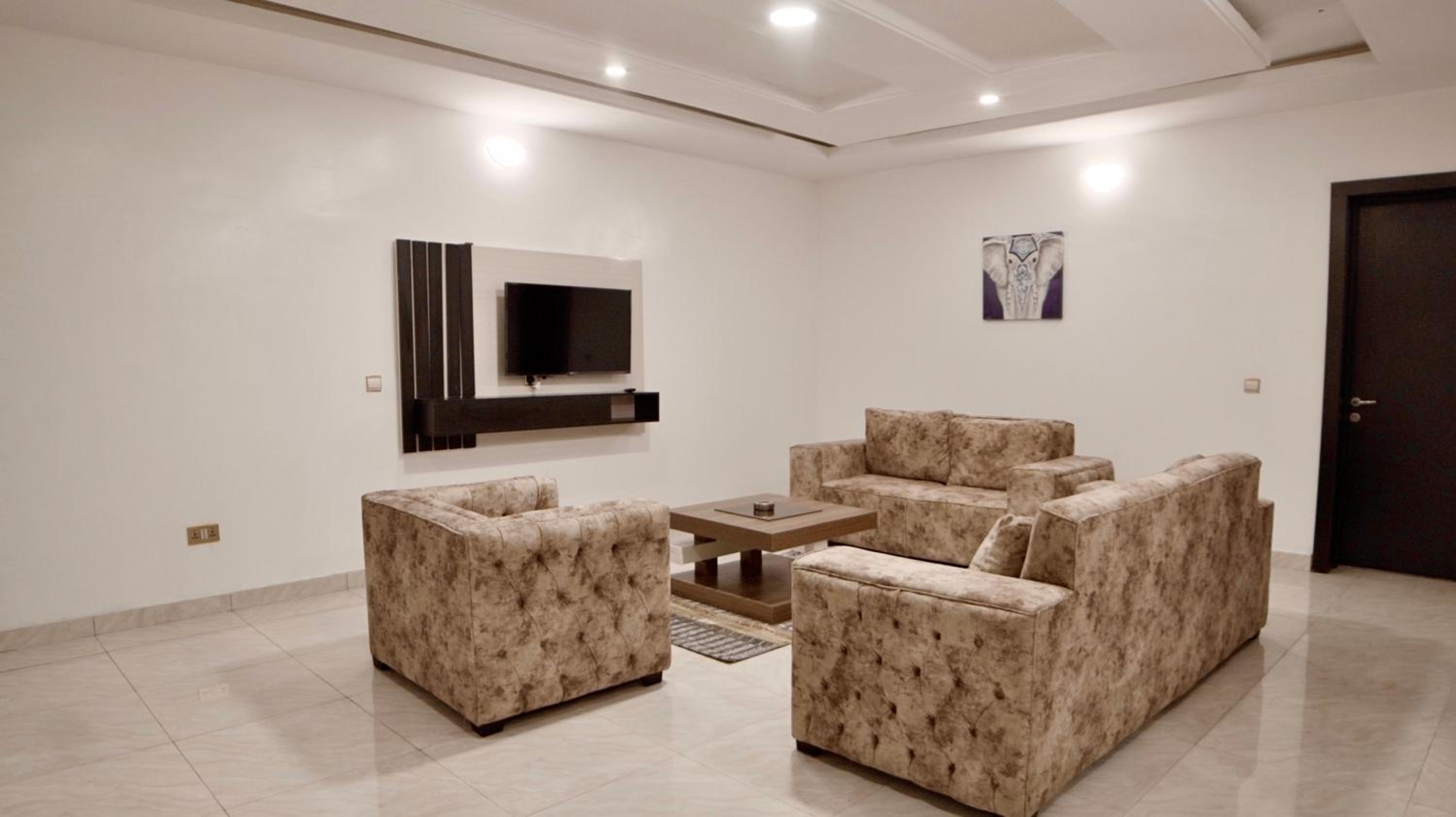Two-Bedroom Apartment - Photo 21