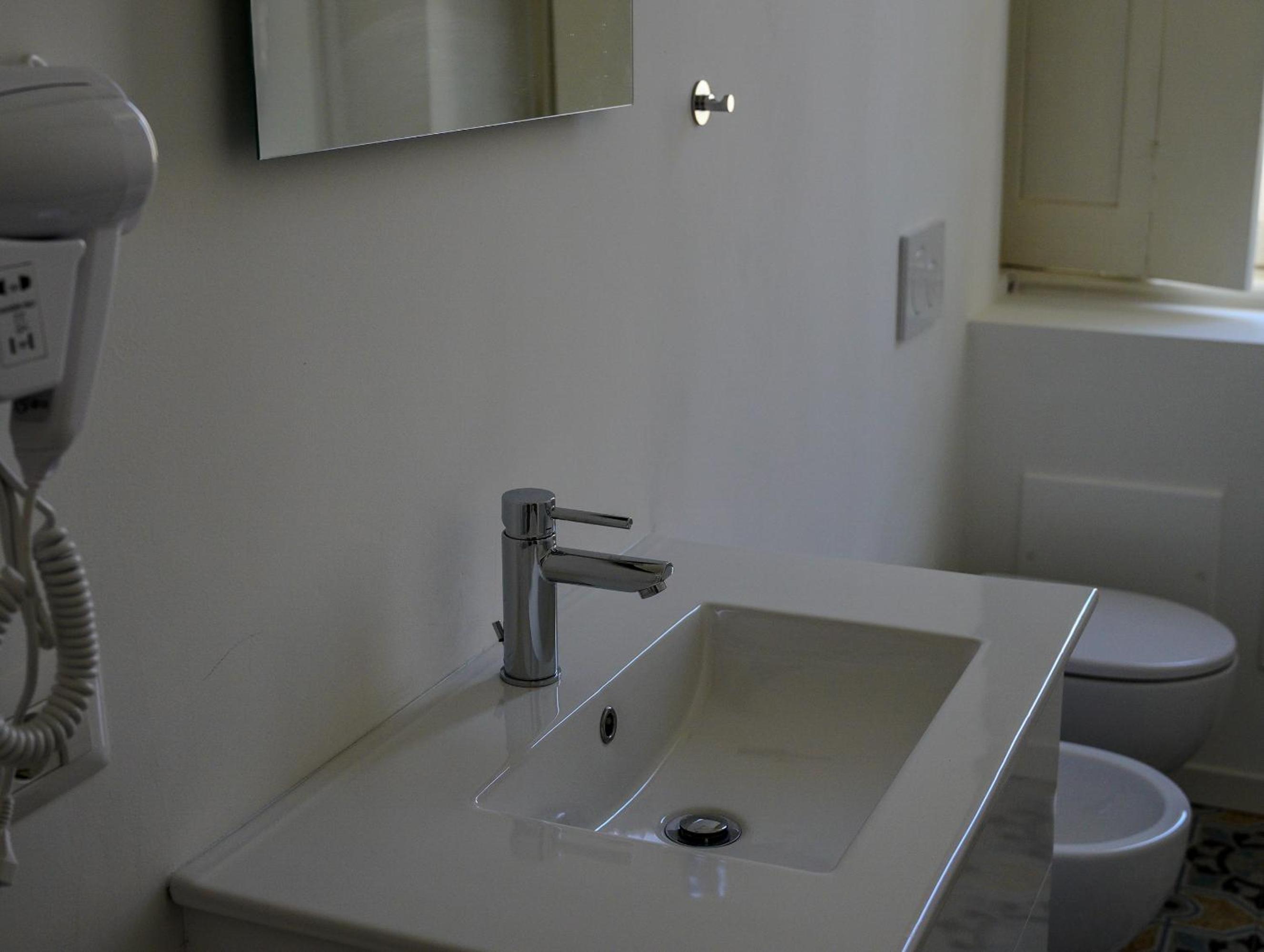 Triple Room with Shared Bathroom photo 2